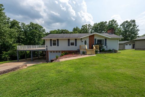 711 Hurricane Hill Dr Waynesboro TN 38485