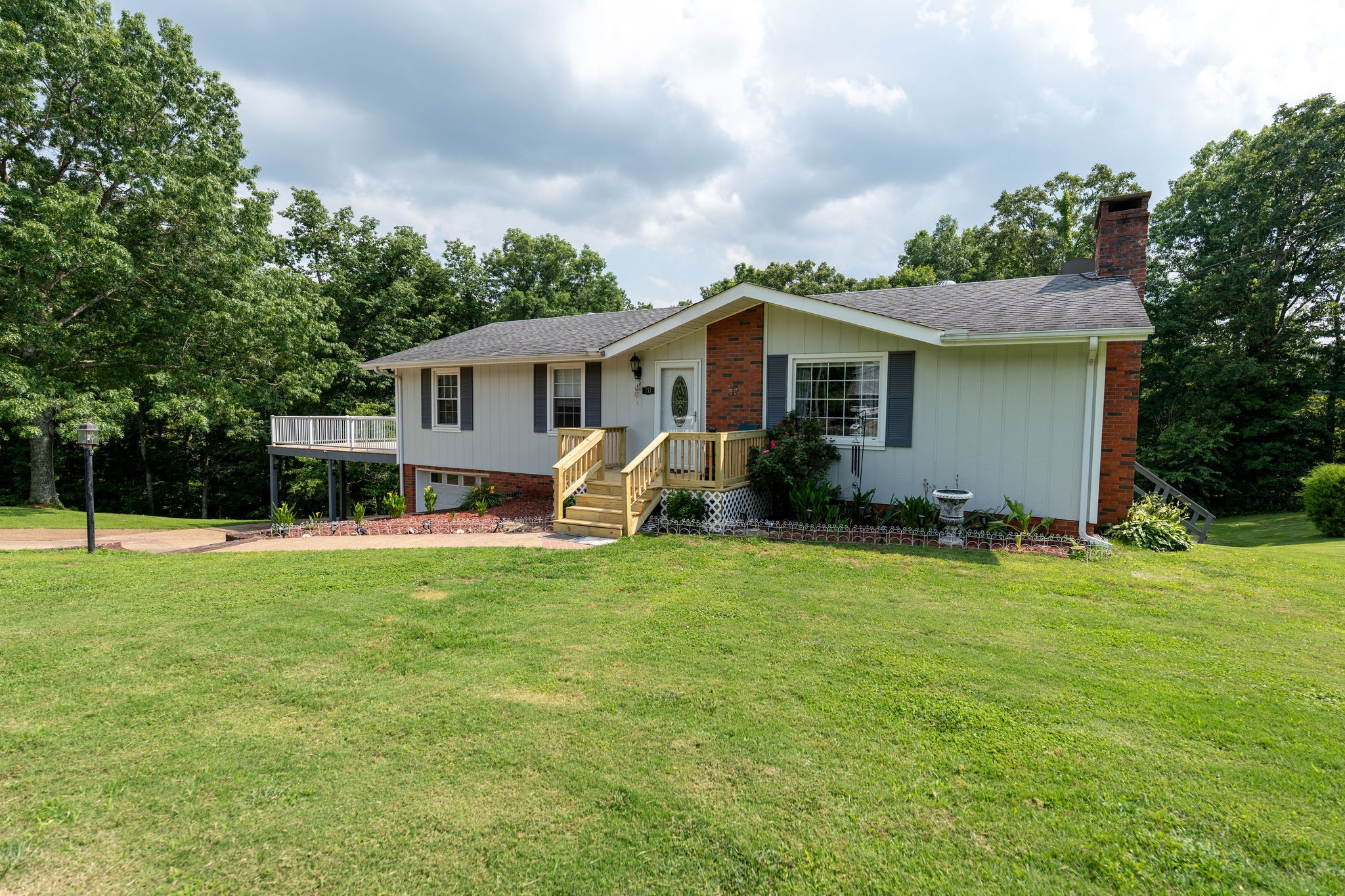 711 Hurricane Hill Dr