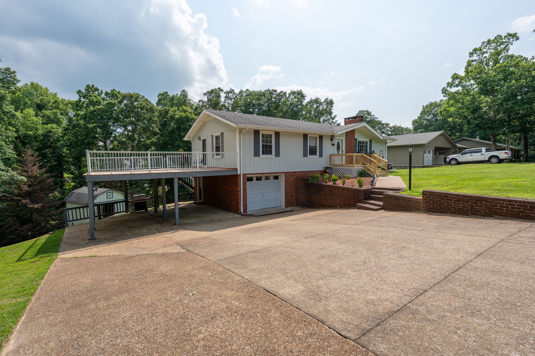 711 Hurricane Hill Dr