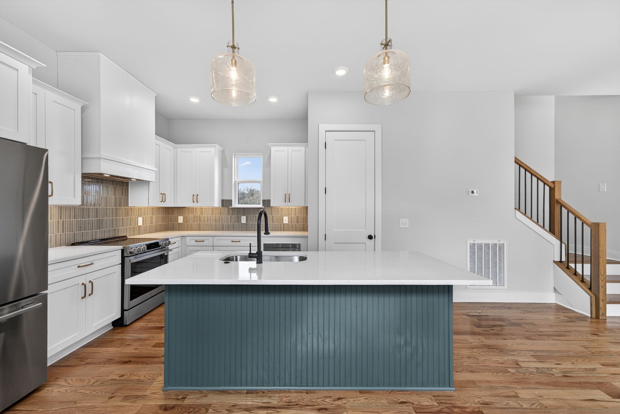 1109 Parker St