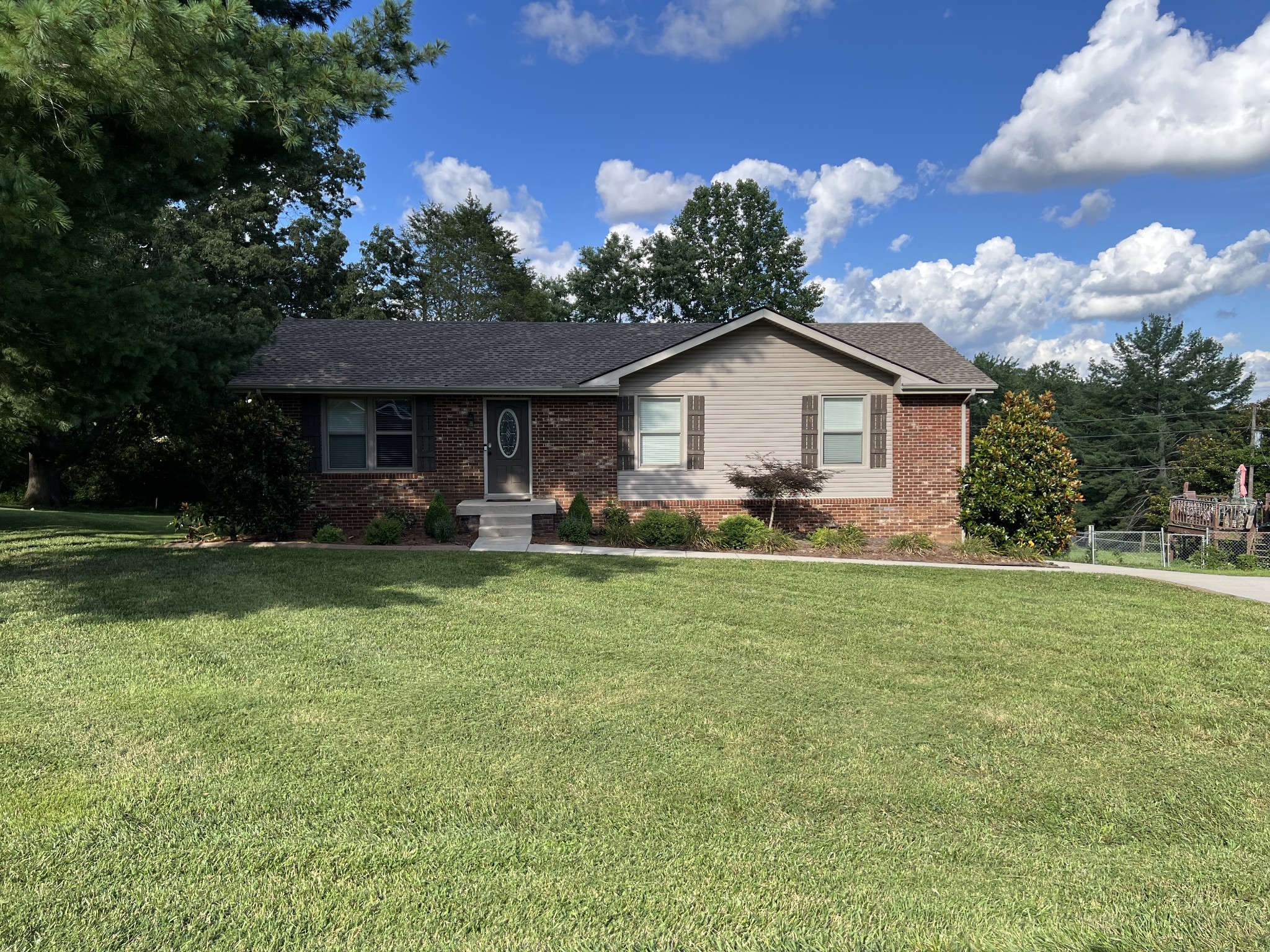 307 Swan Lake Dr - Photo 2