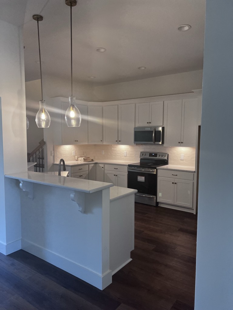 2092 Leamington Ln - Photo 2