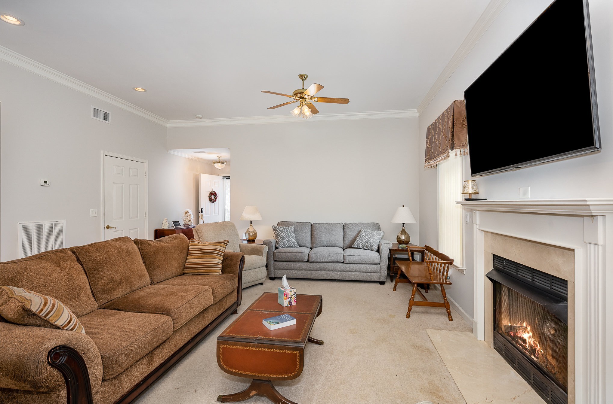 646 Forest Glen Cir