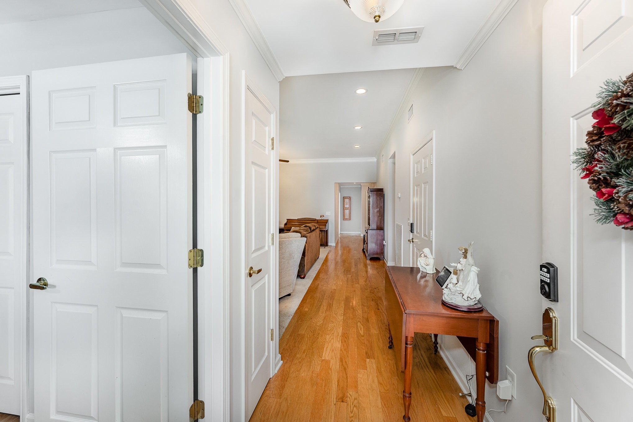 646 Forest Glen Cir