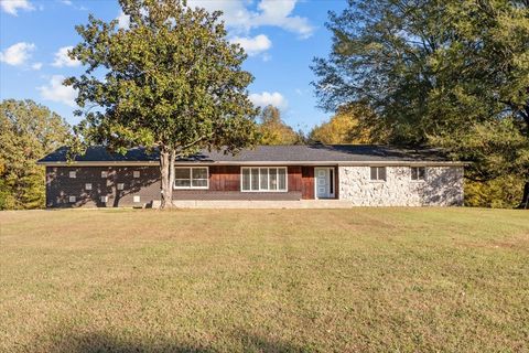 827 Long St New Johnsonville TN 37134