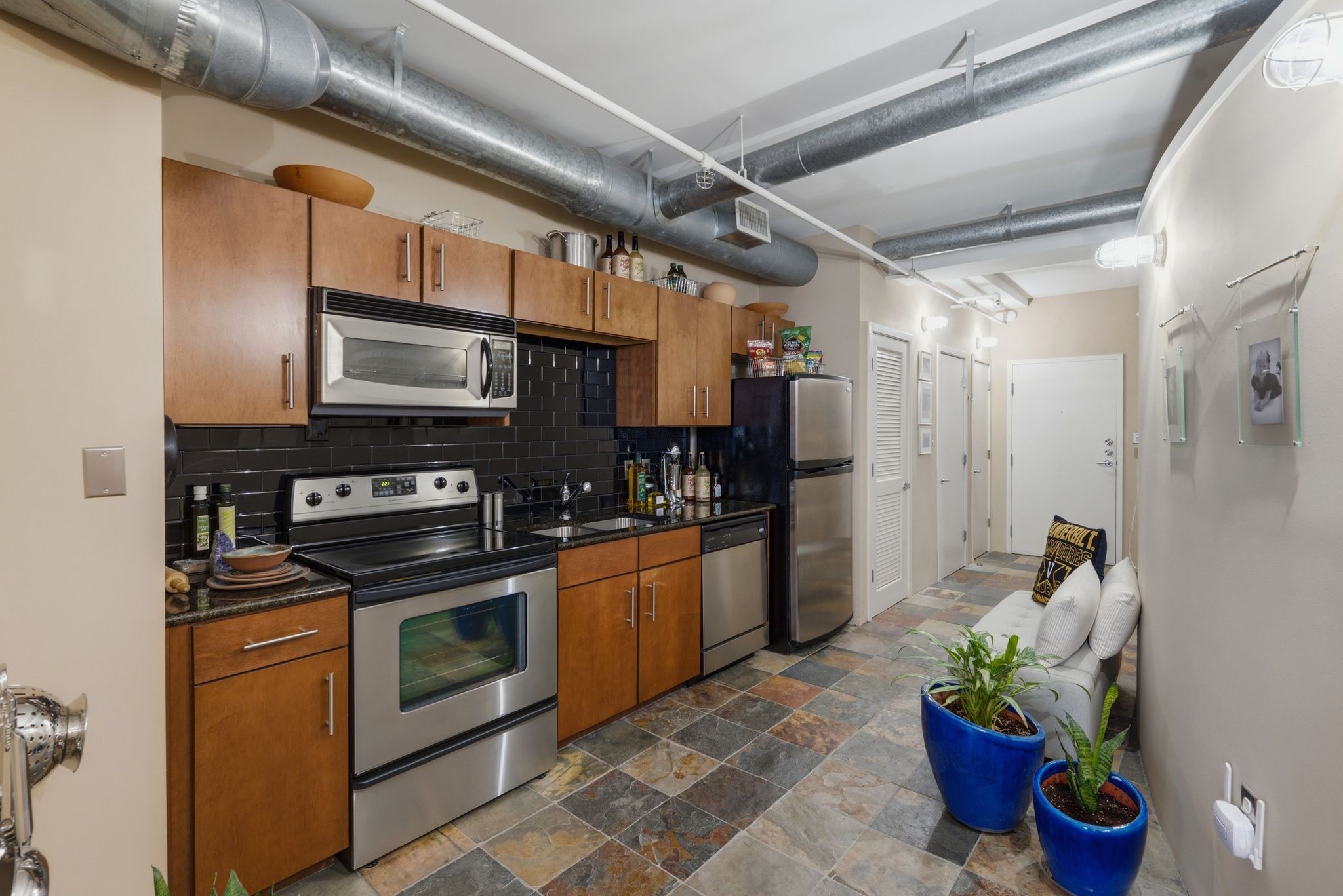 700 Church St 205