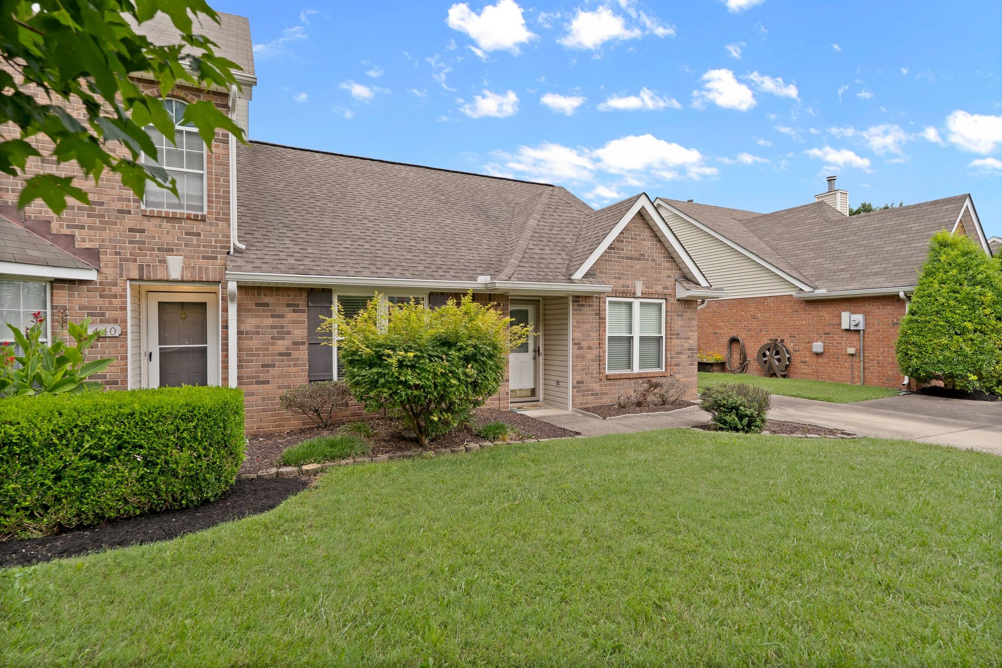 1438 Anita Ct