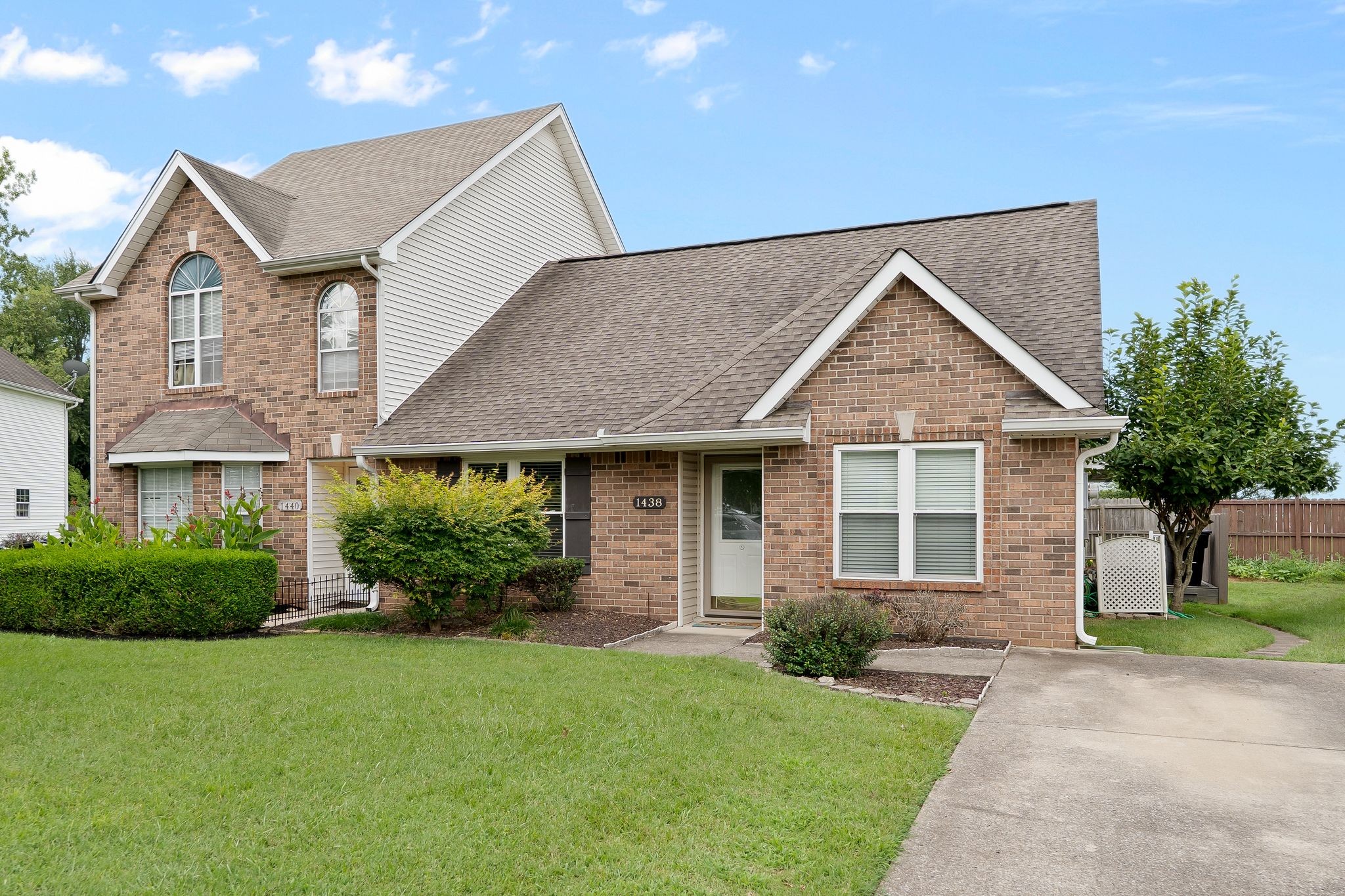 1438 Anita Ct