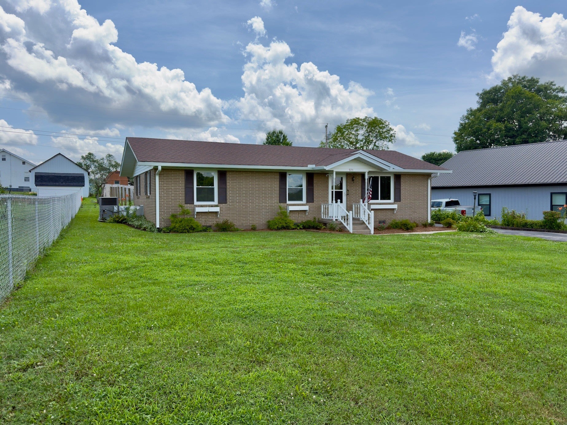925 Old McMinnville Rd
