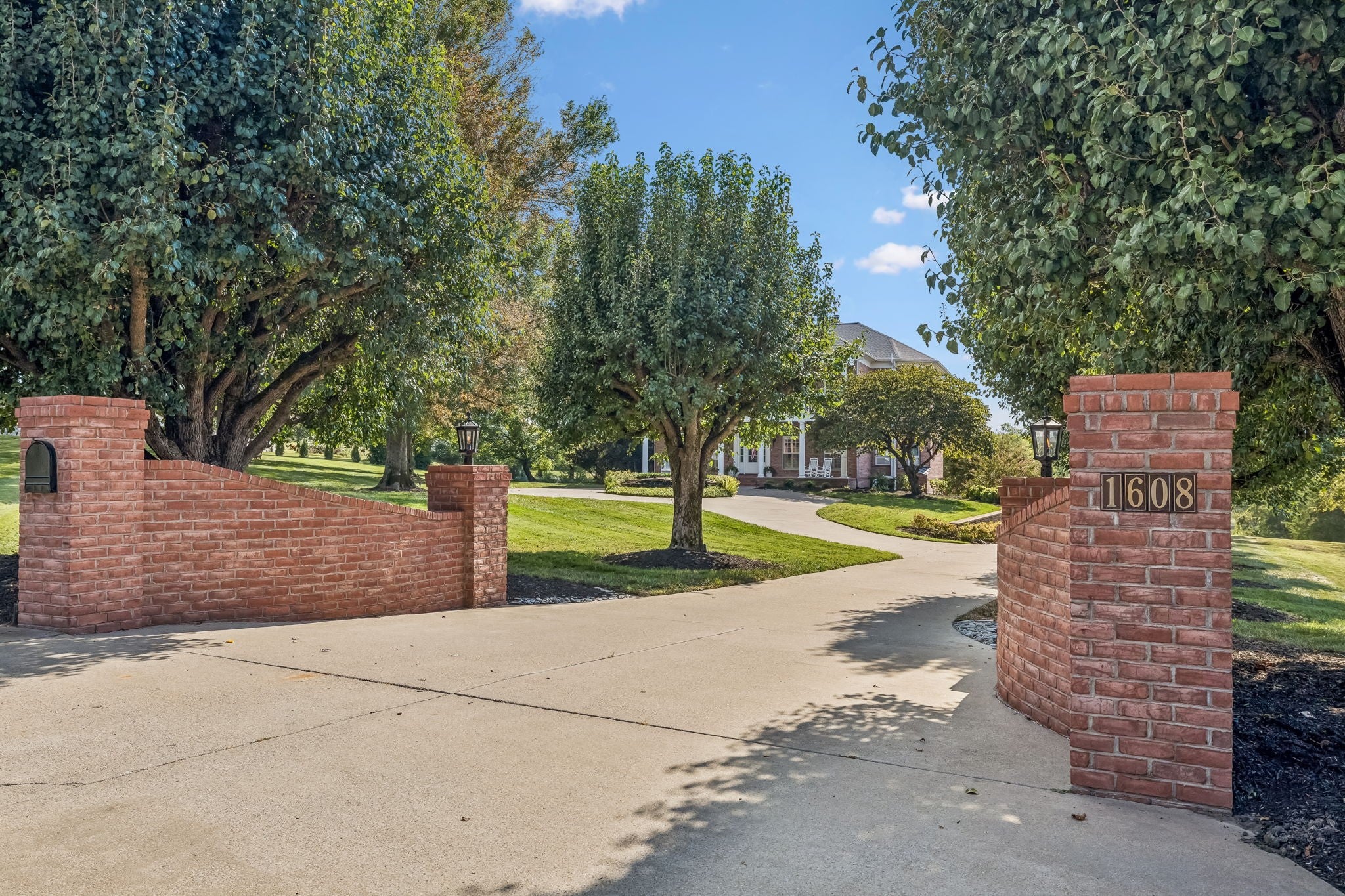 1608 Wellington Ct