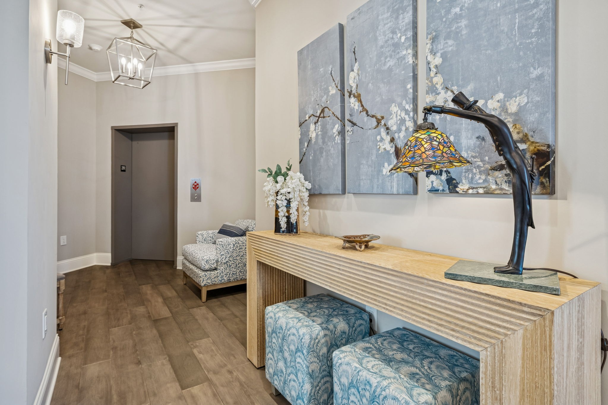 1024 Club View Dr D202