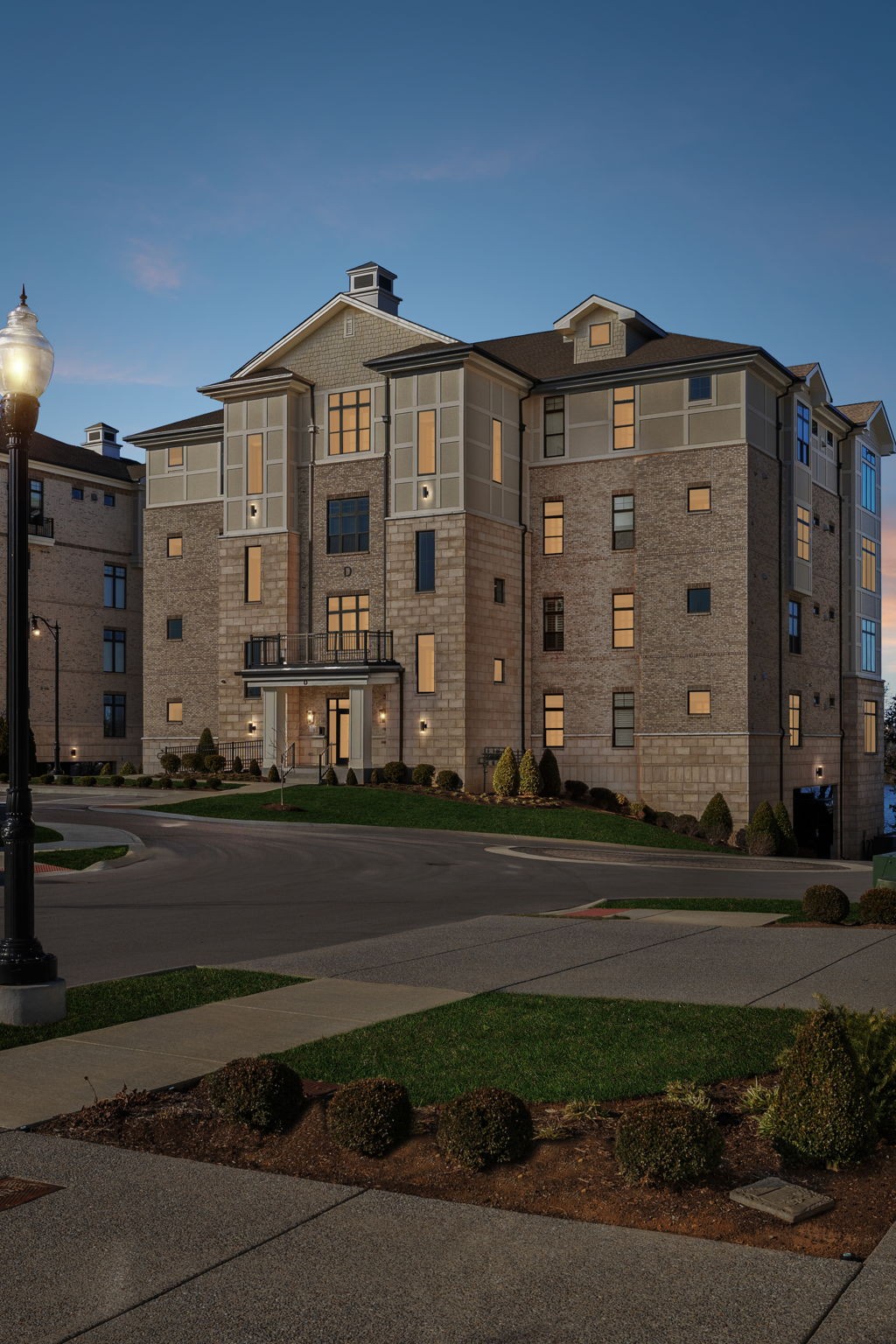 1024 Club View Dr D202