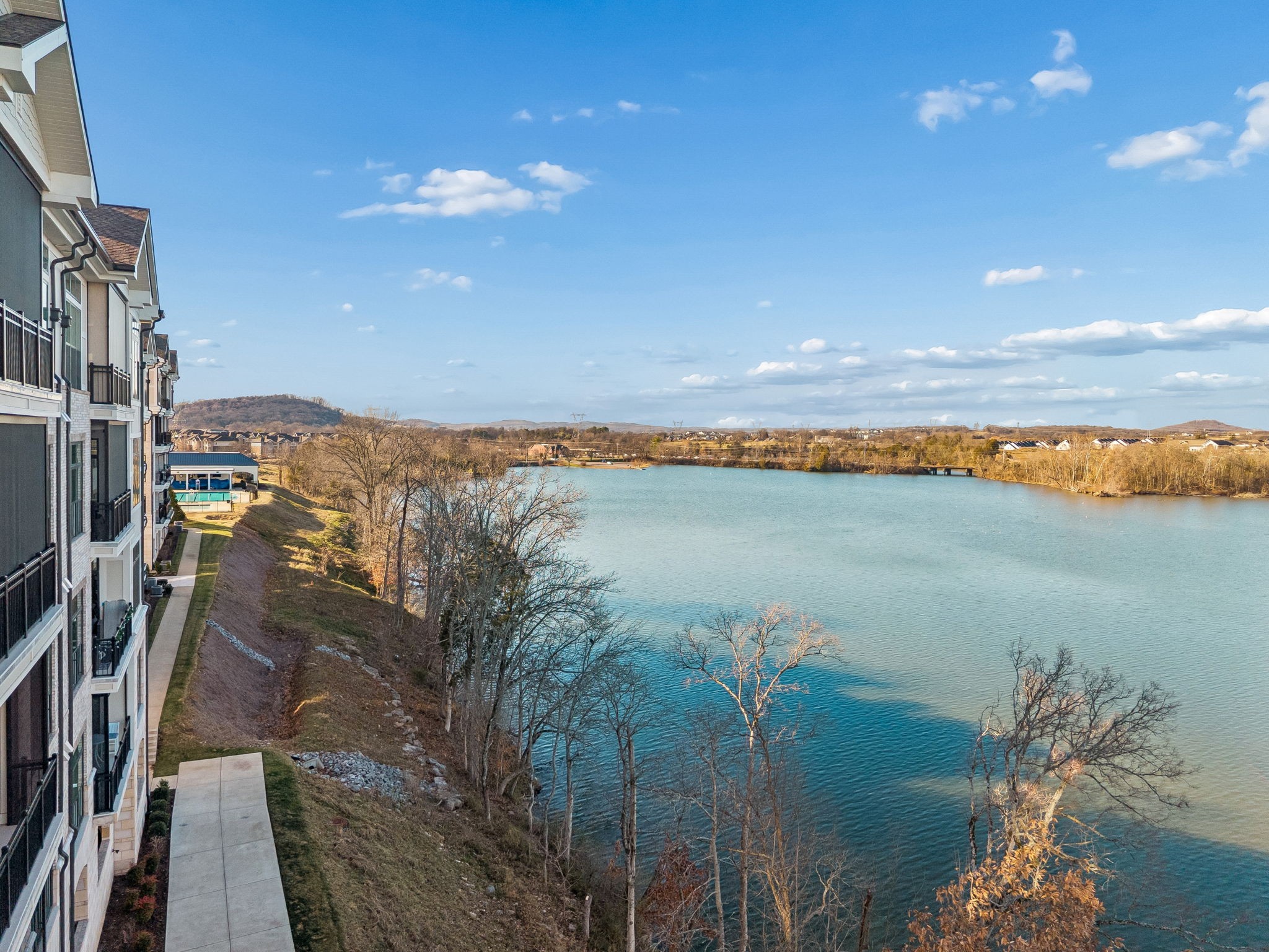 1024 Club View Dr D202