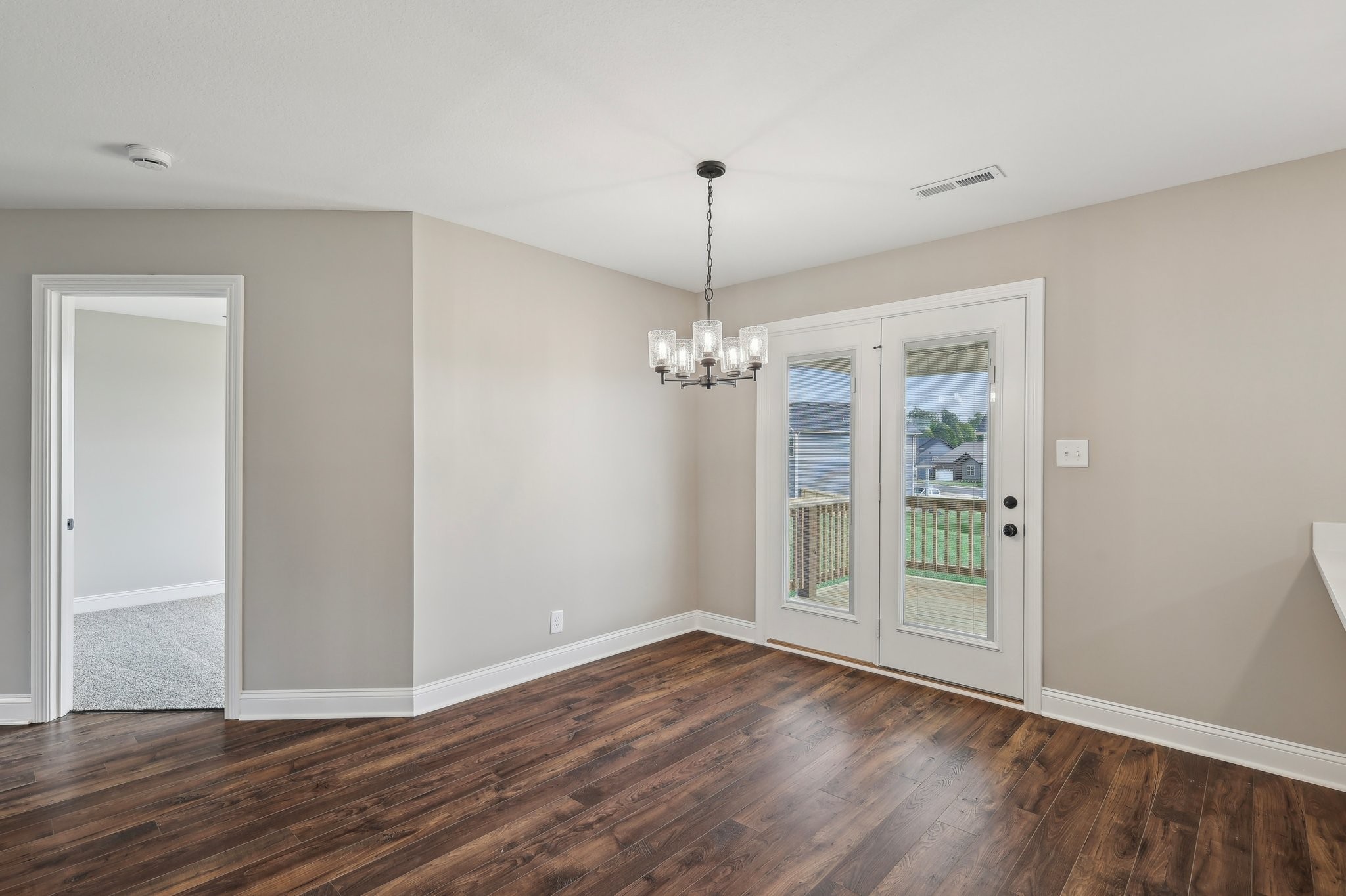 Clarksville, Tennessee 37040, United States, 5 Bedrooms Bedrooms, ,3 BathroomsBathrooms,Residential,Active,36374