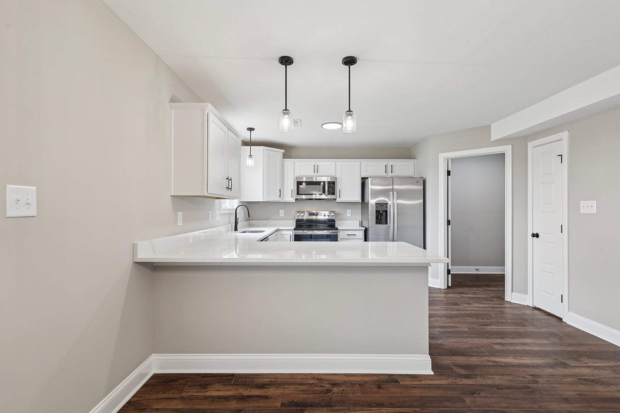 Clarksville, Tennessee 37040, United States, 5 Bedrooms Bedrooms, ,3 BathroomsBathrooms,Residential,Active,36374