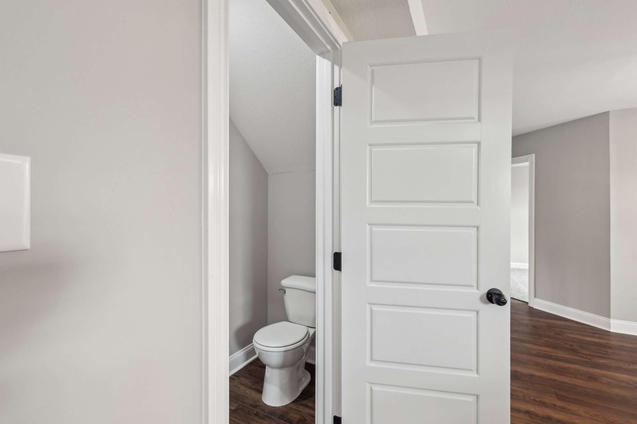 Clarksville, Tennessee 37040, United States, 5 Bedrooms Bedrooms, ,3 BathroomsBathrooms,Residential,Active,36374