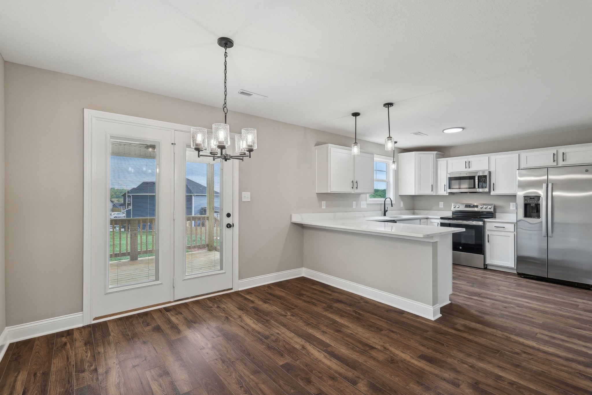 Clarksville, Tennessee 37040, United States, 5 Bedrooms Bedrooms, ,3 BathroomsBathrooms,Residential,Active,36374