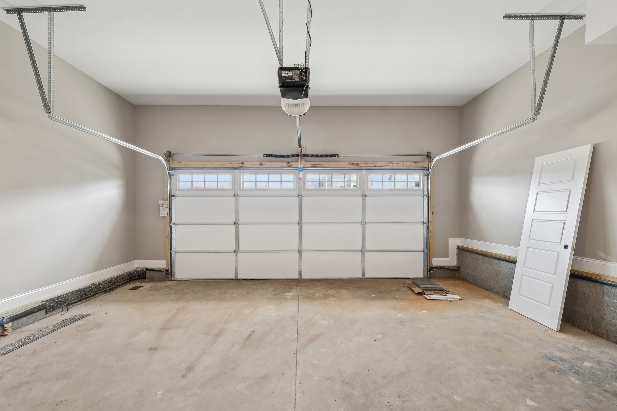 Clarksville, Tennessee 37040, United States, 5 Bedrooms Bedrooms, ,3 BathroomsBathrooms,Residential,Active,36374