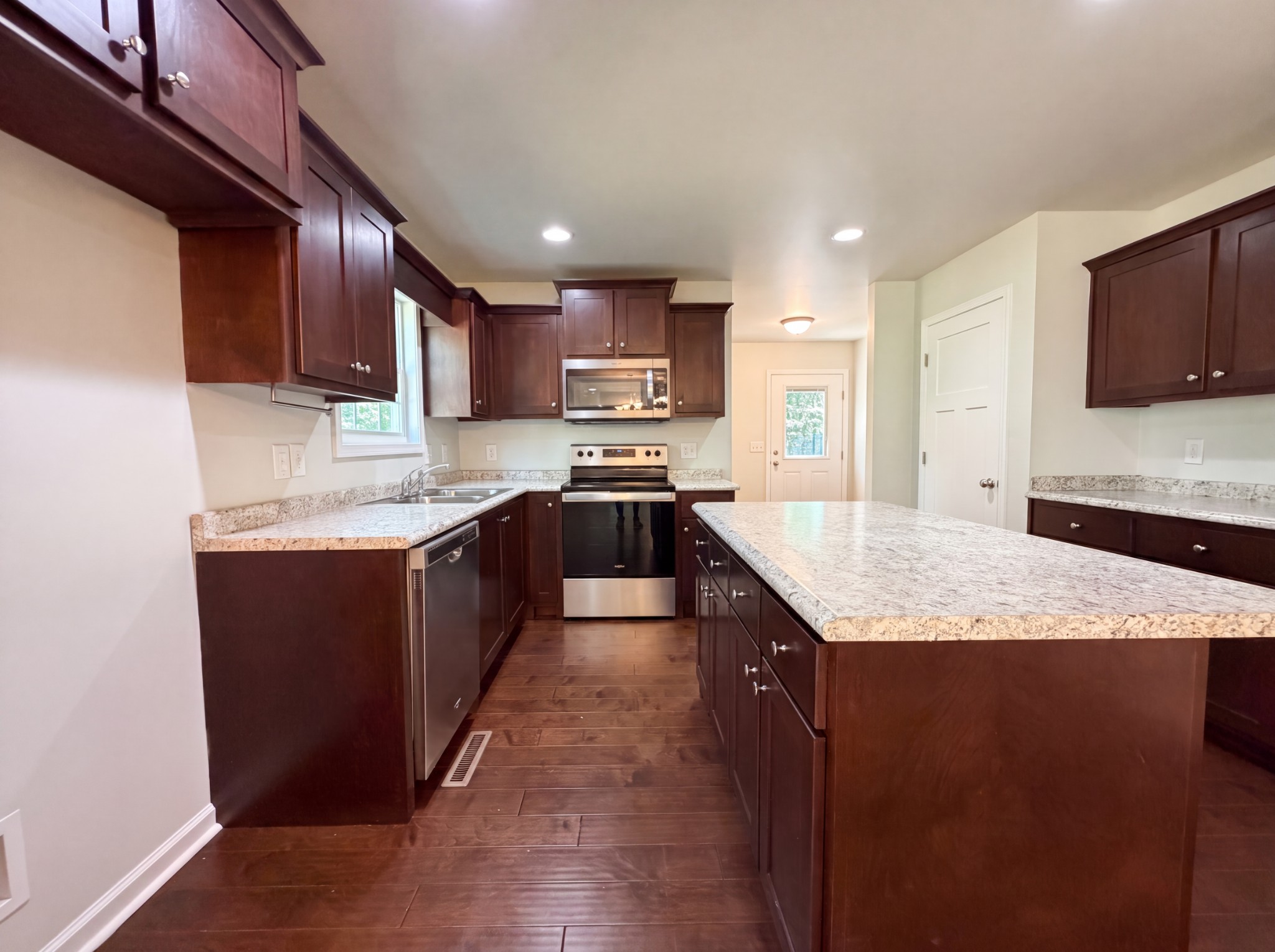 1023 Chris Dr