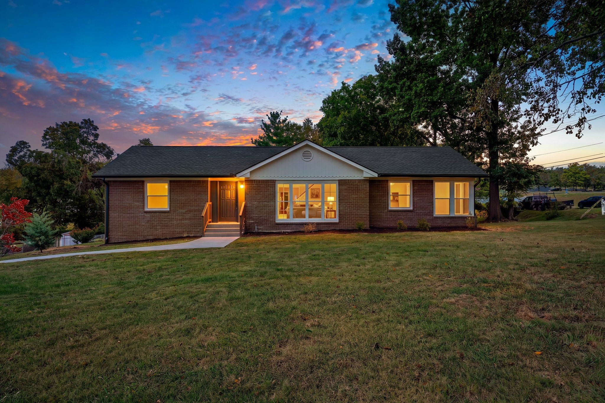100 S Graycroft Ave