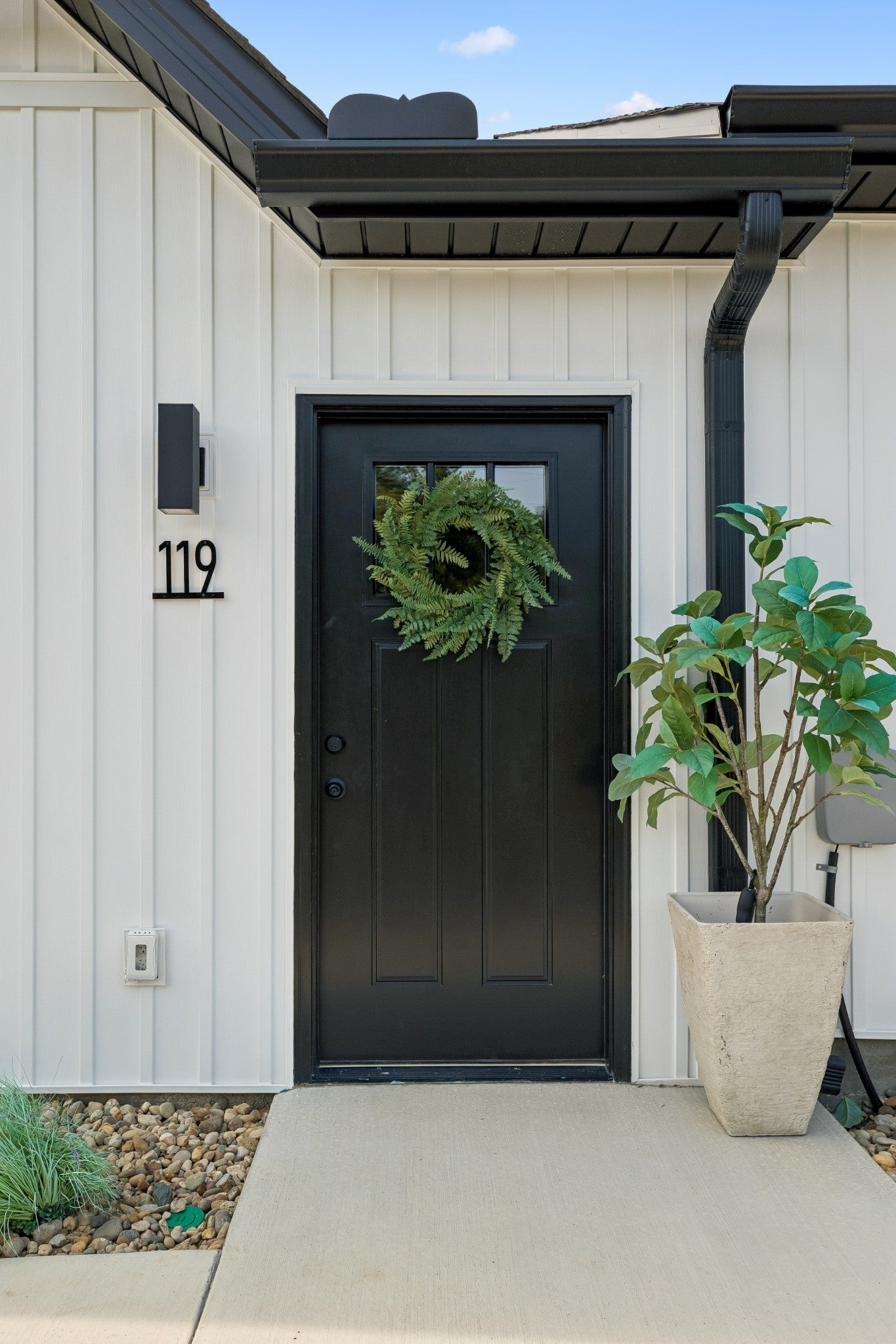 127 Deer Valley Drive E