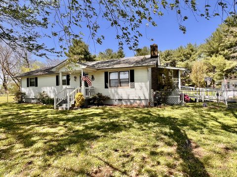 1112 Cumberland St Decherd TN 37324