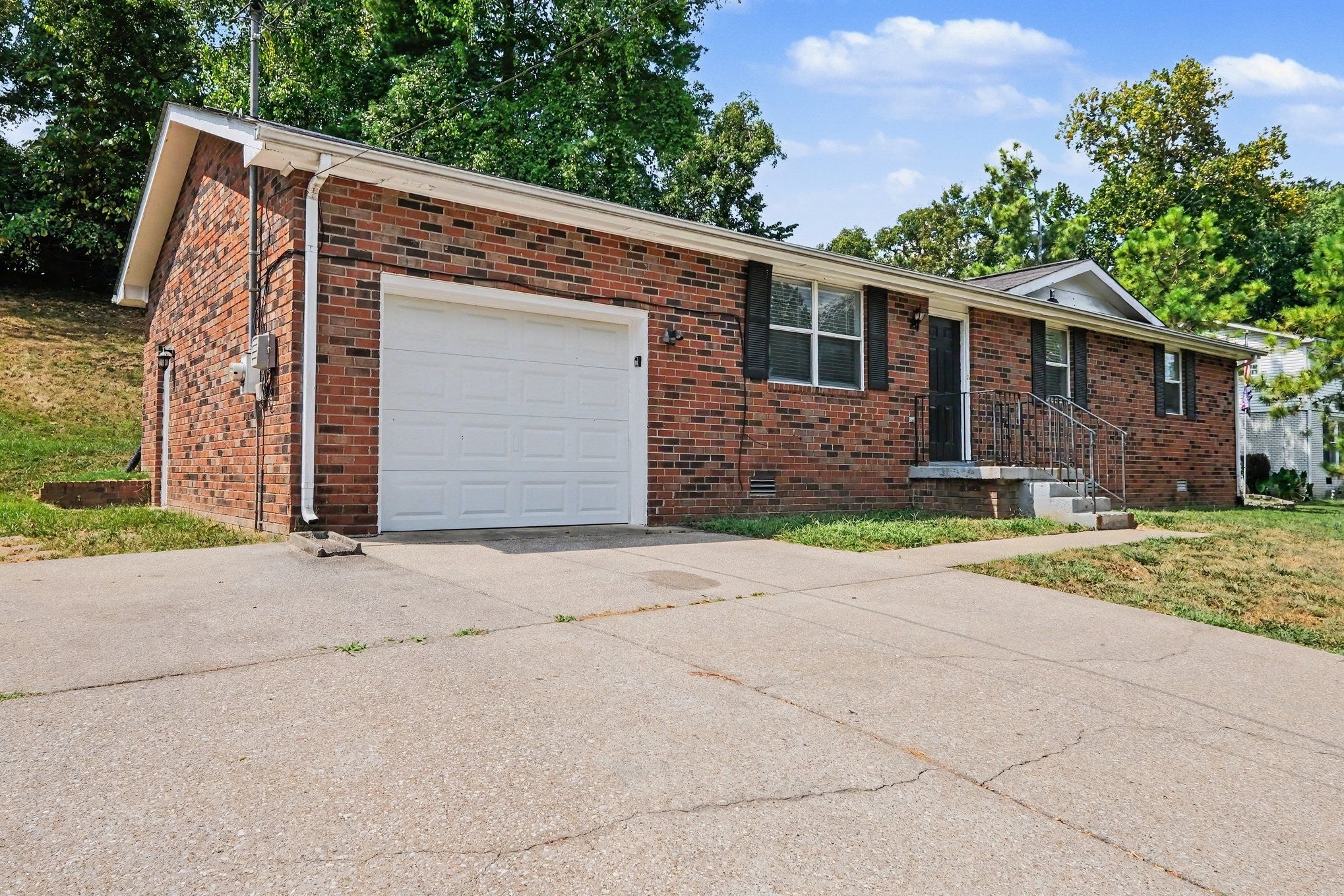 636 Frankfort Dr