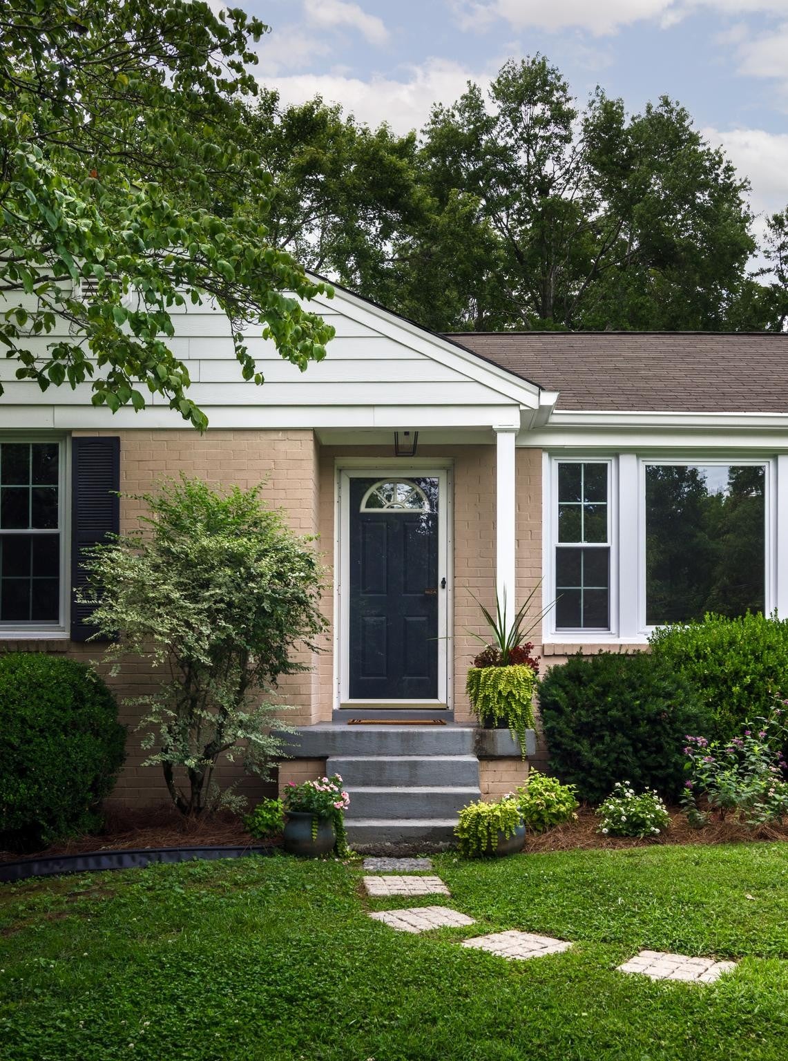 3-bed home for sale in Nashville, TN 37211, 5021 Churchill Dr 5021 Churchill Dr, Nashville TN 37211 3-bed home, photo 2 of 29