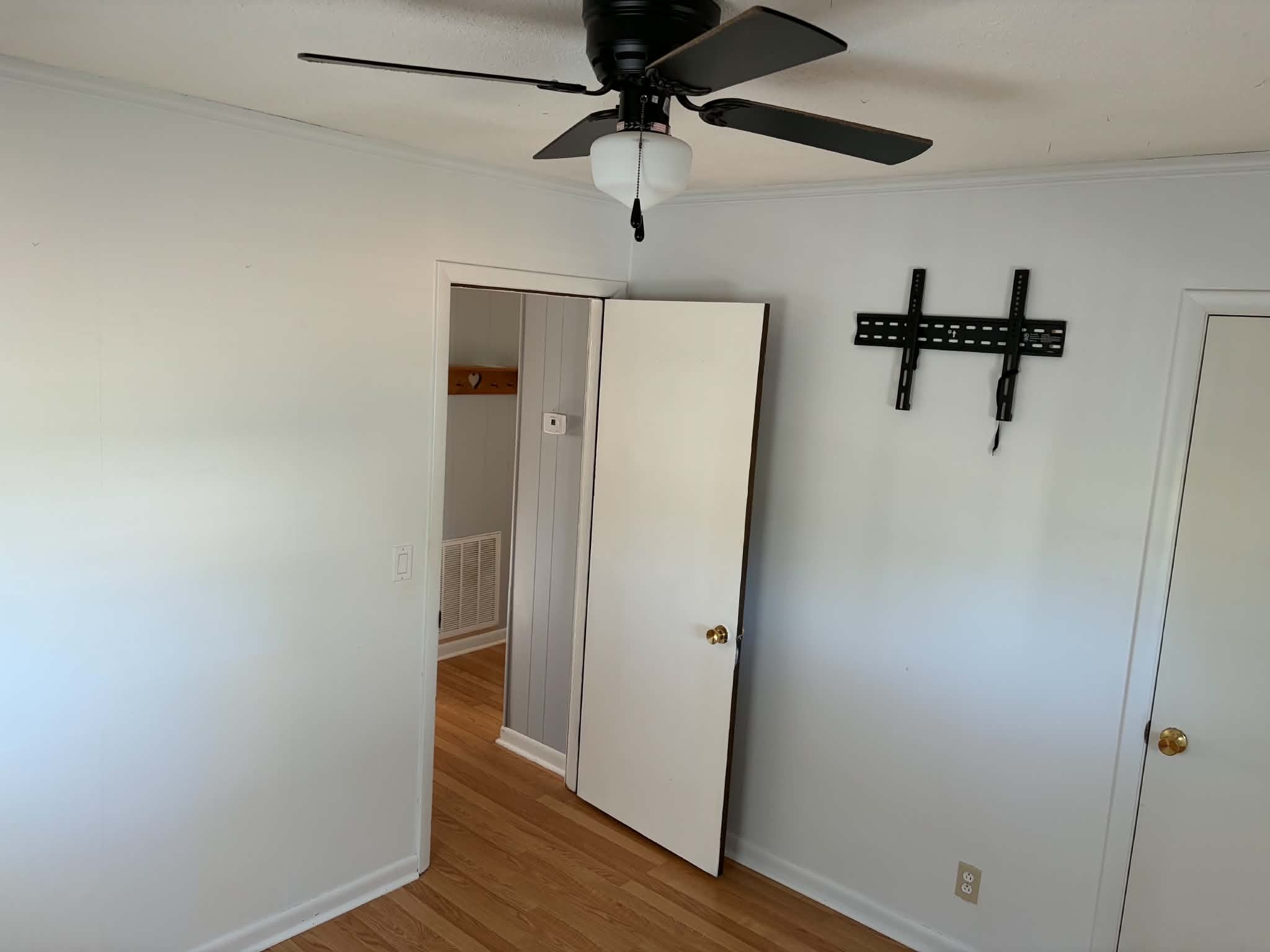142 Circle Dr
