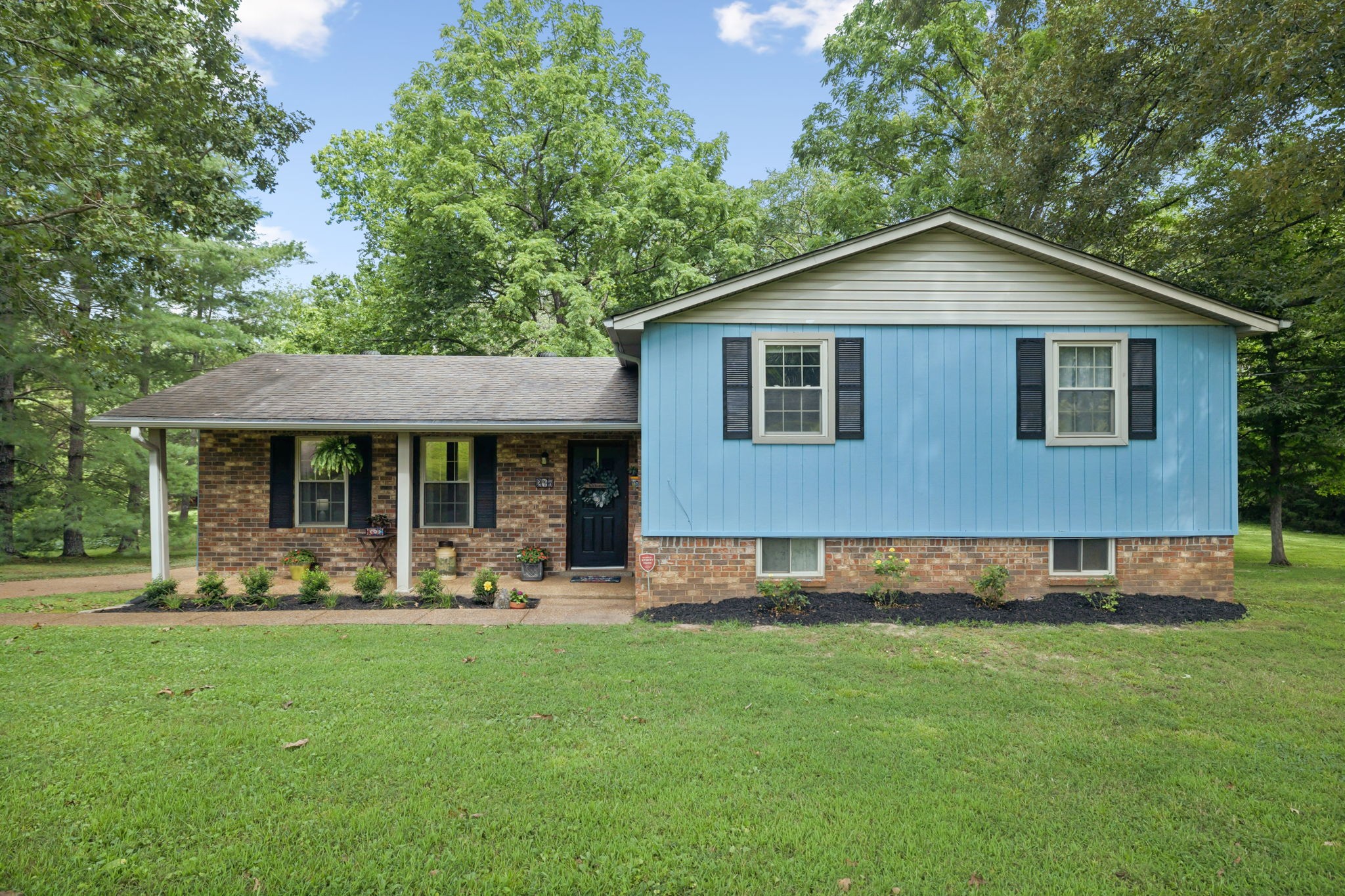215 E Kingston Springs Rd