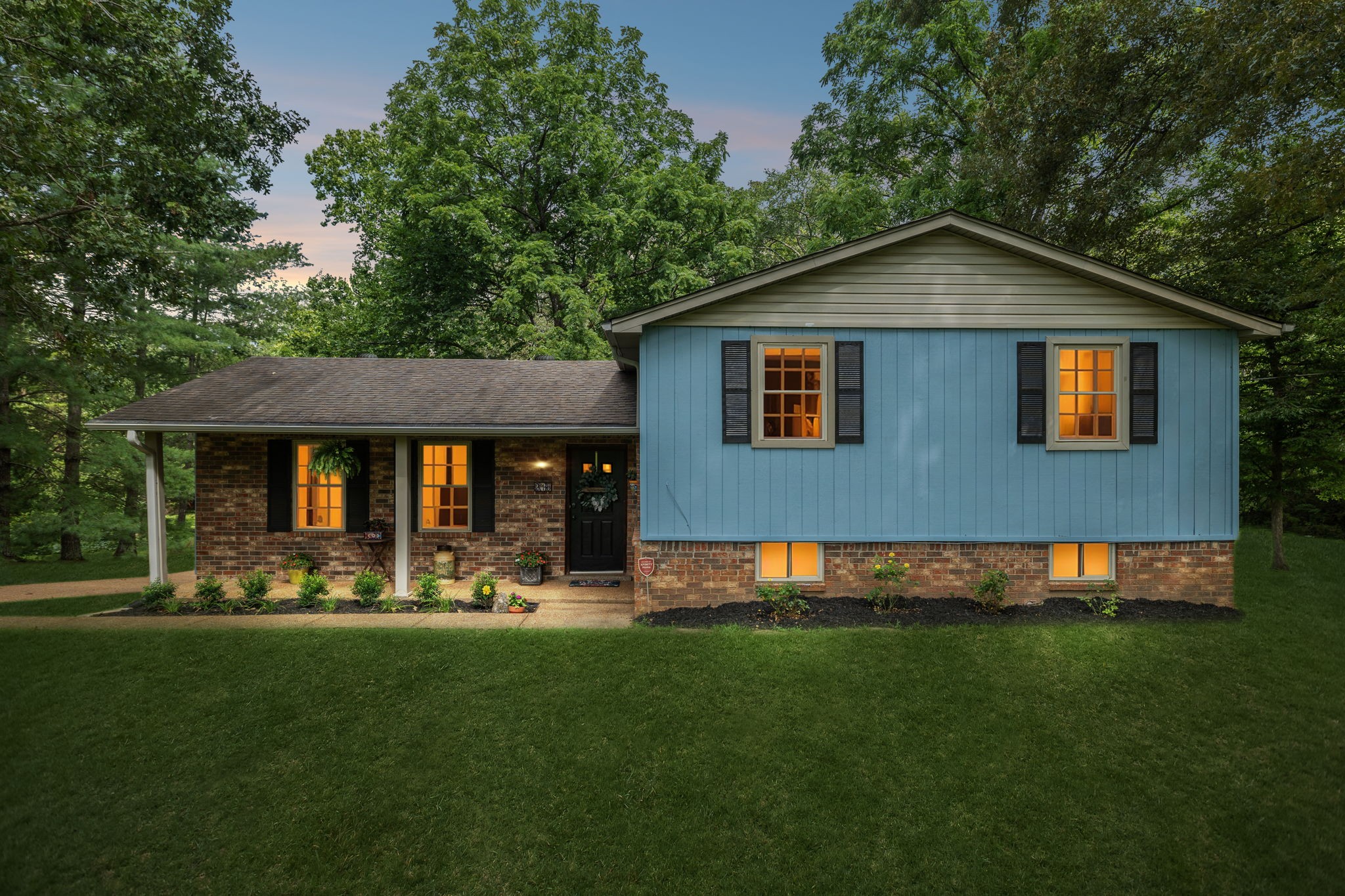 215 E Kingston Springs Rd