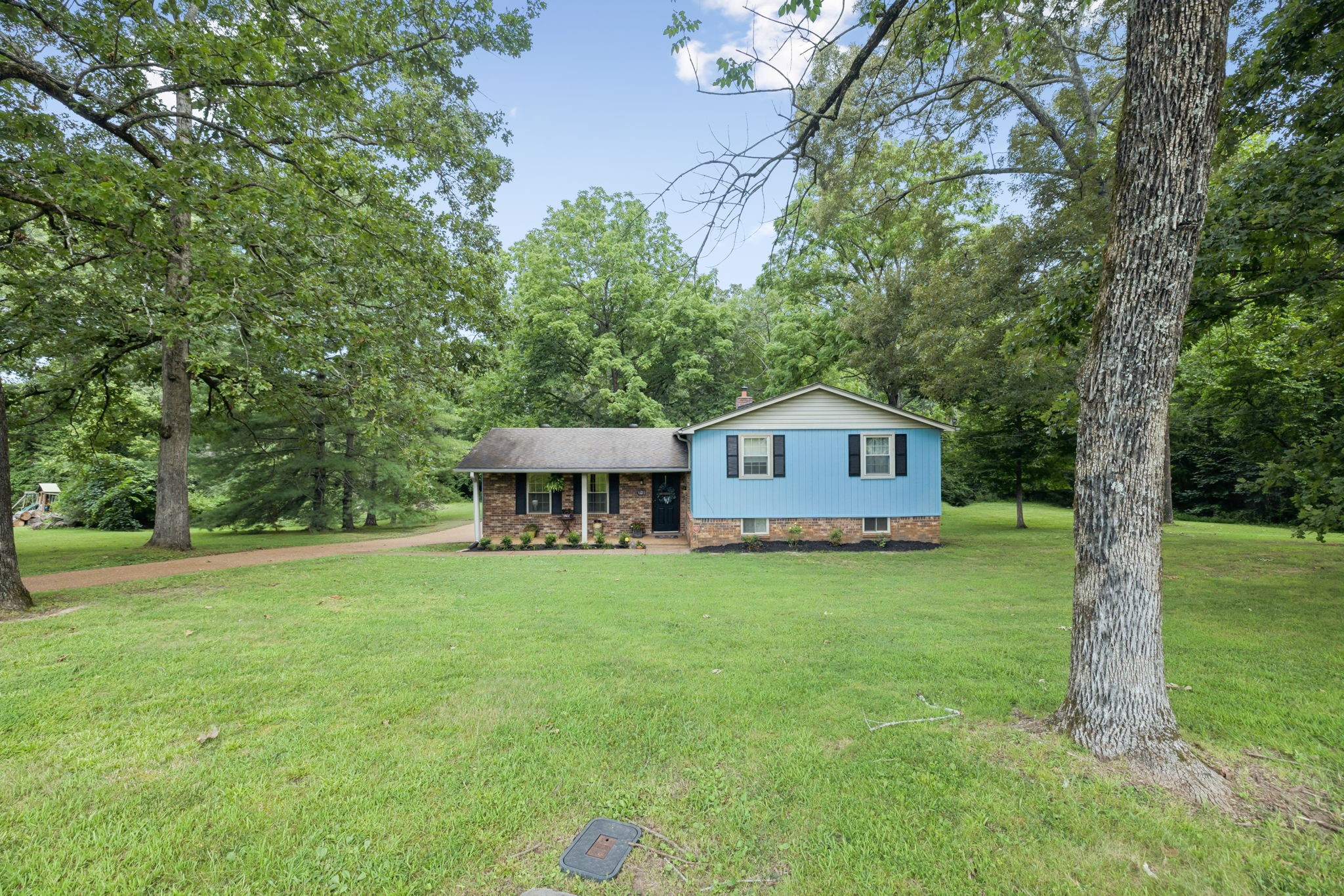 215 E Kingston Springs Rd