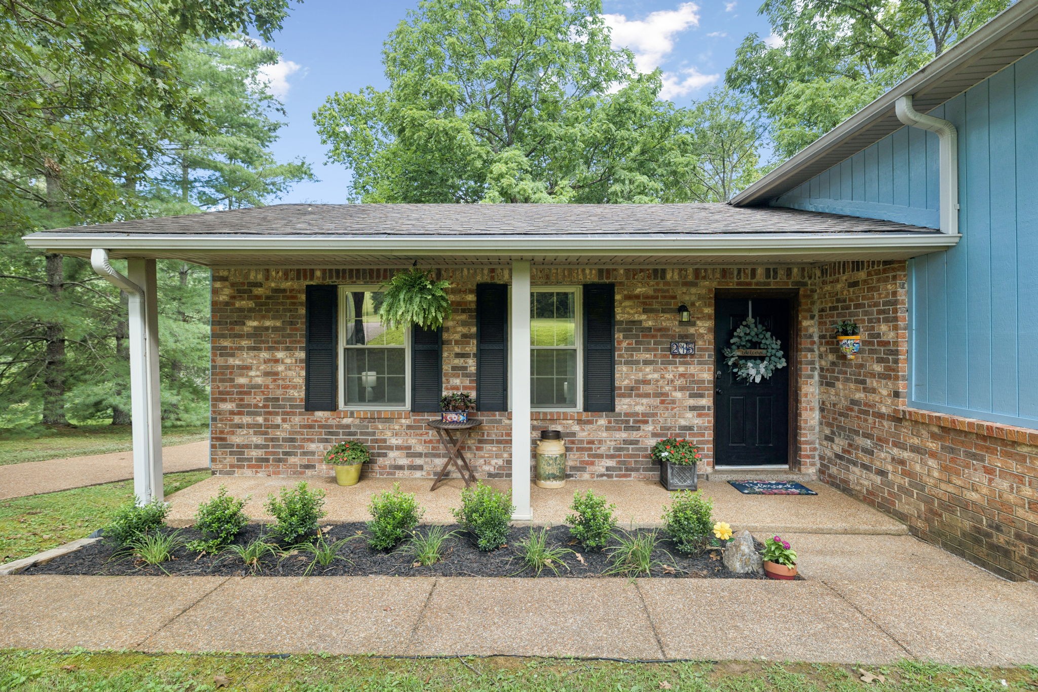 215 E Kingston Springs Rd