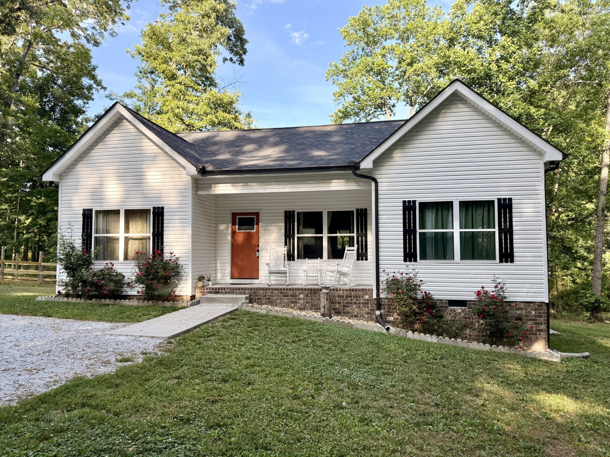 1021 Woodmont Dr