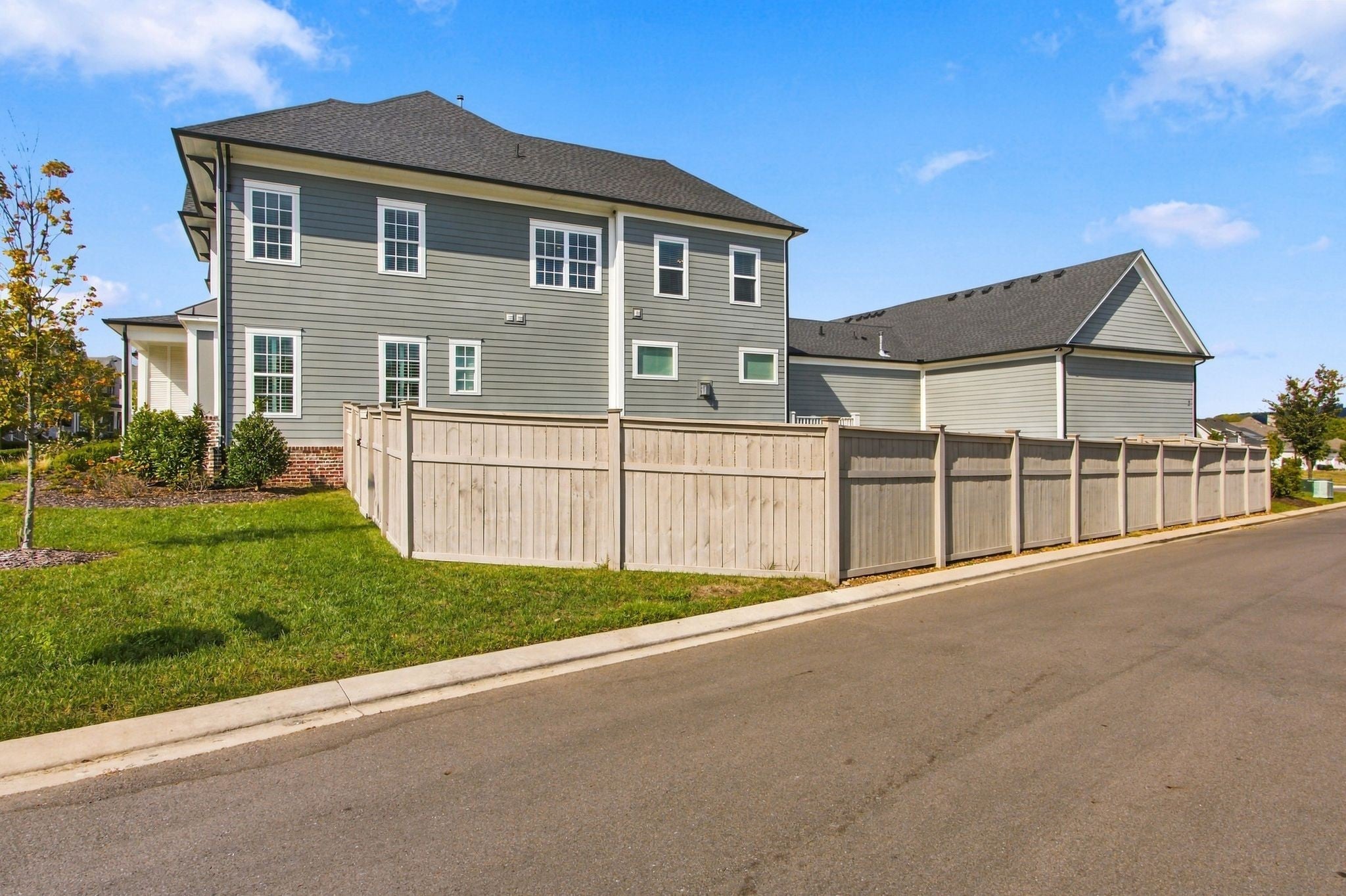 3000 Long Branch Cir