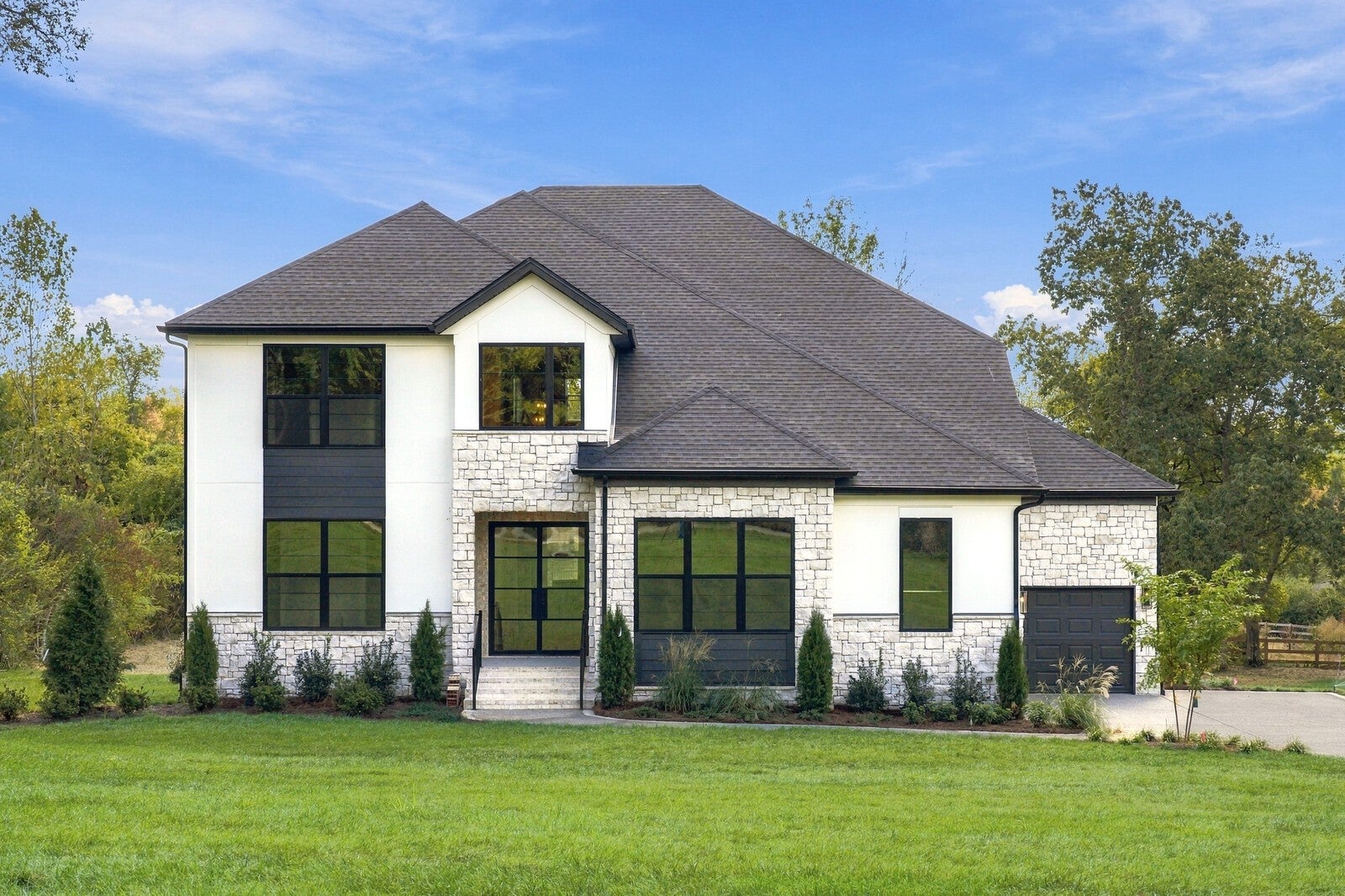 5-bed listing at 6837 Old Charlotte Pike, Nashville