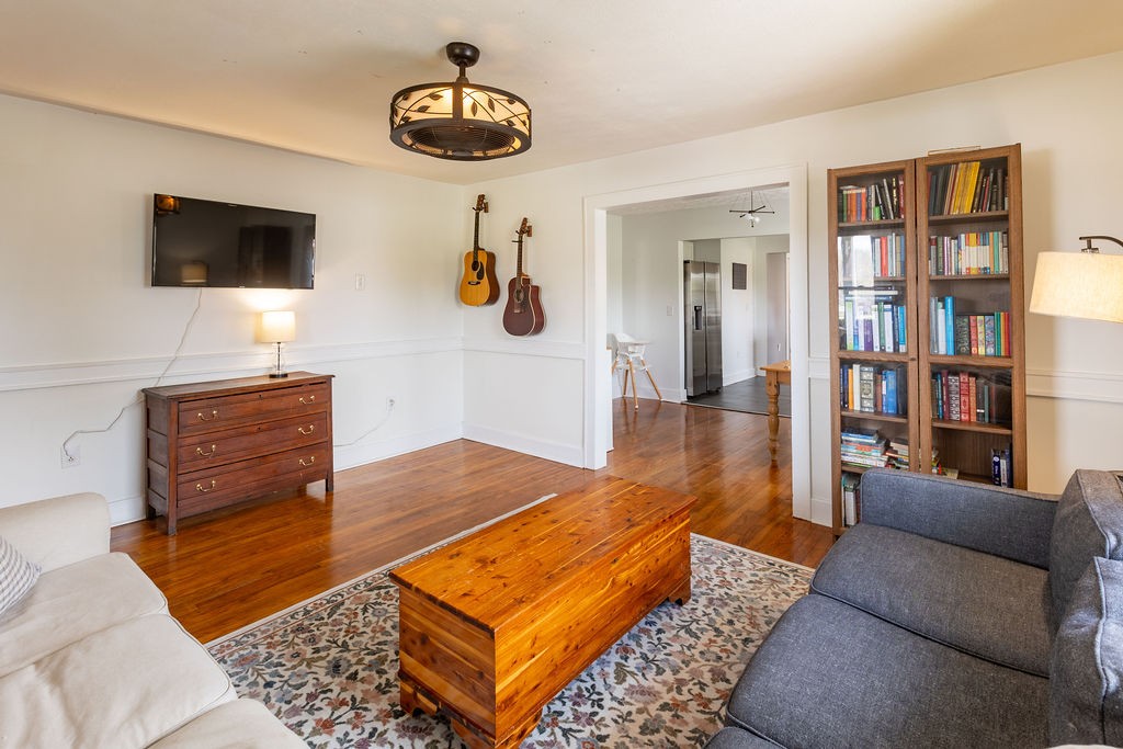 335 N Centerpoint Rd