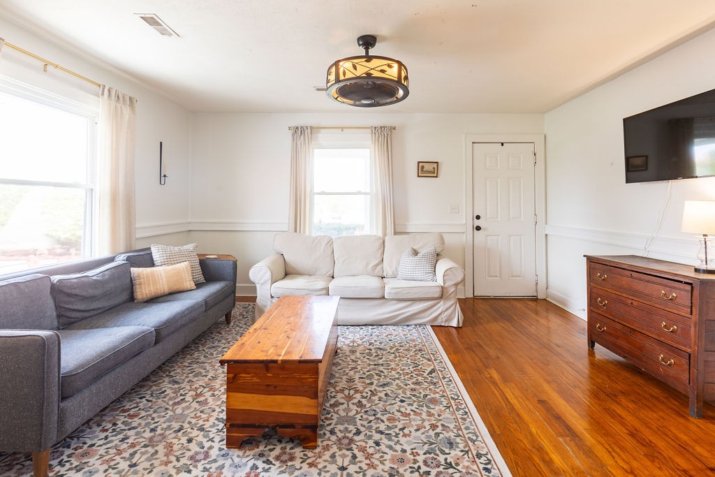 335 N Centerpoint Rd