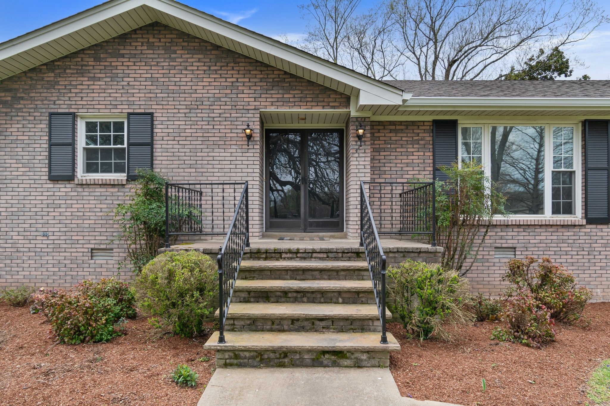 513 Meadowlark Ln