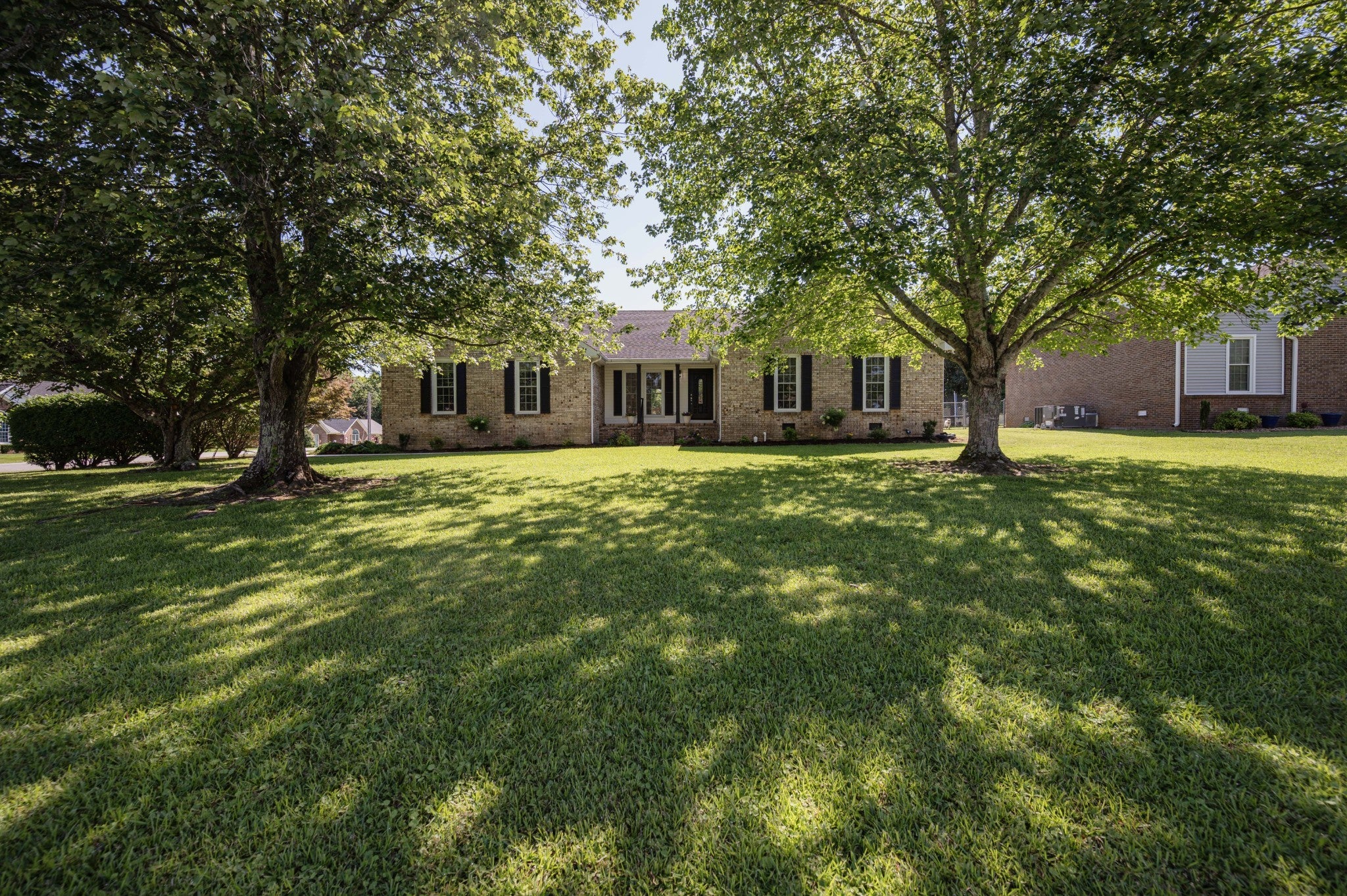 152 Greenbriar Cir
