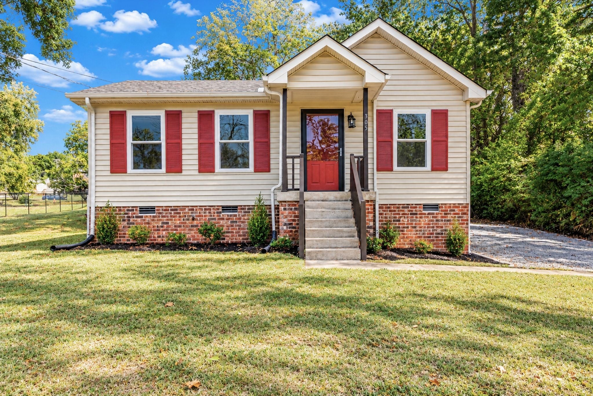 2-bed listing at 305 Hart Ln, Nashville