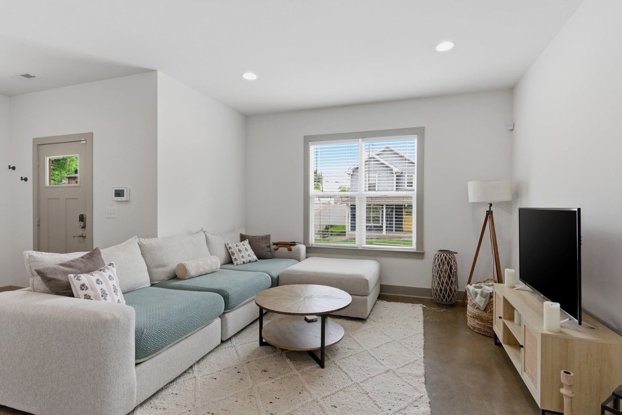 2140 15th Ave N