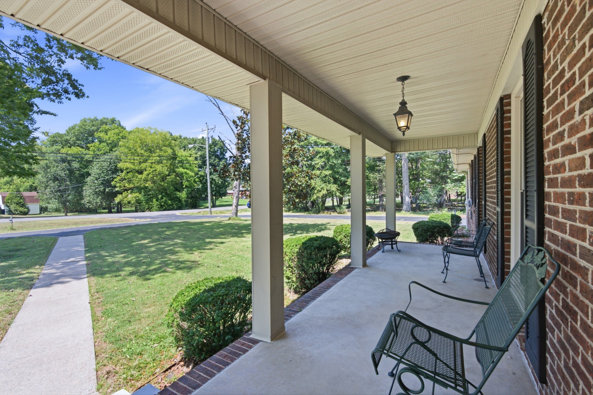 809 Dakota Dr
