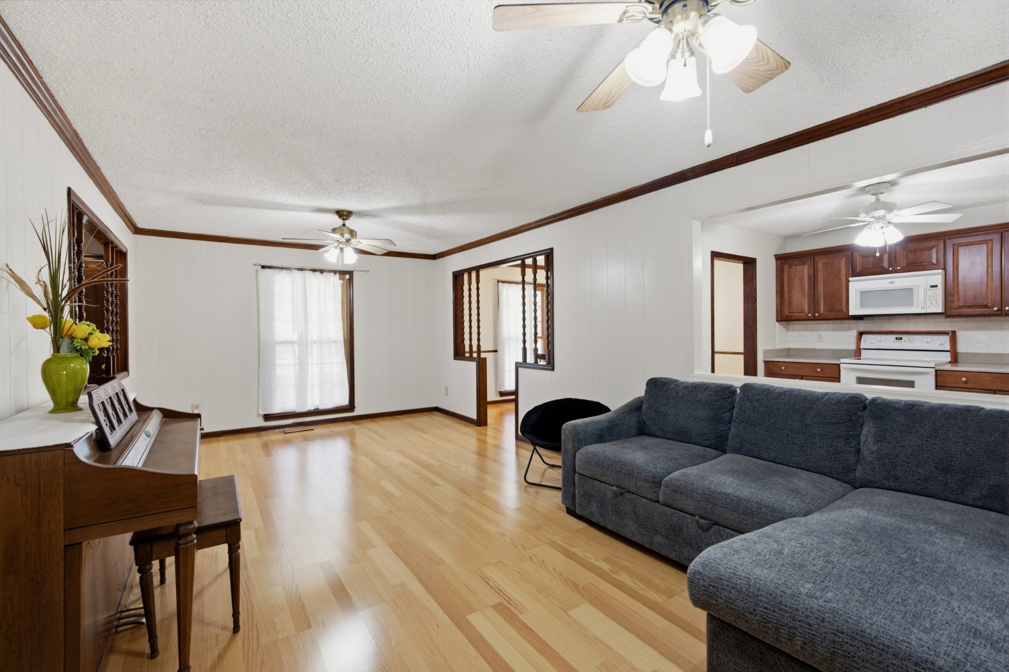 809 Dakota Dr