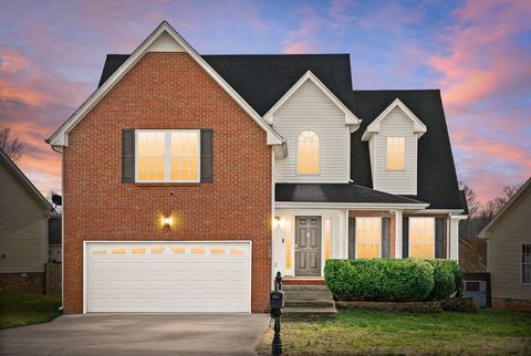 Photo of 688 Foxfield Dr, Clarksville, TN 37042 (MLS # 3136805)