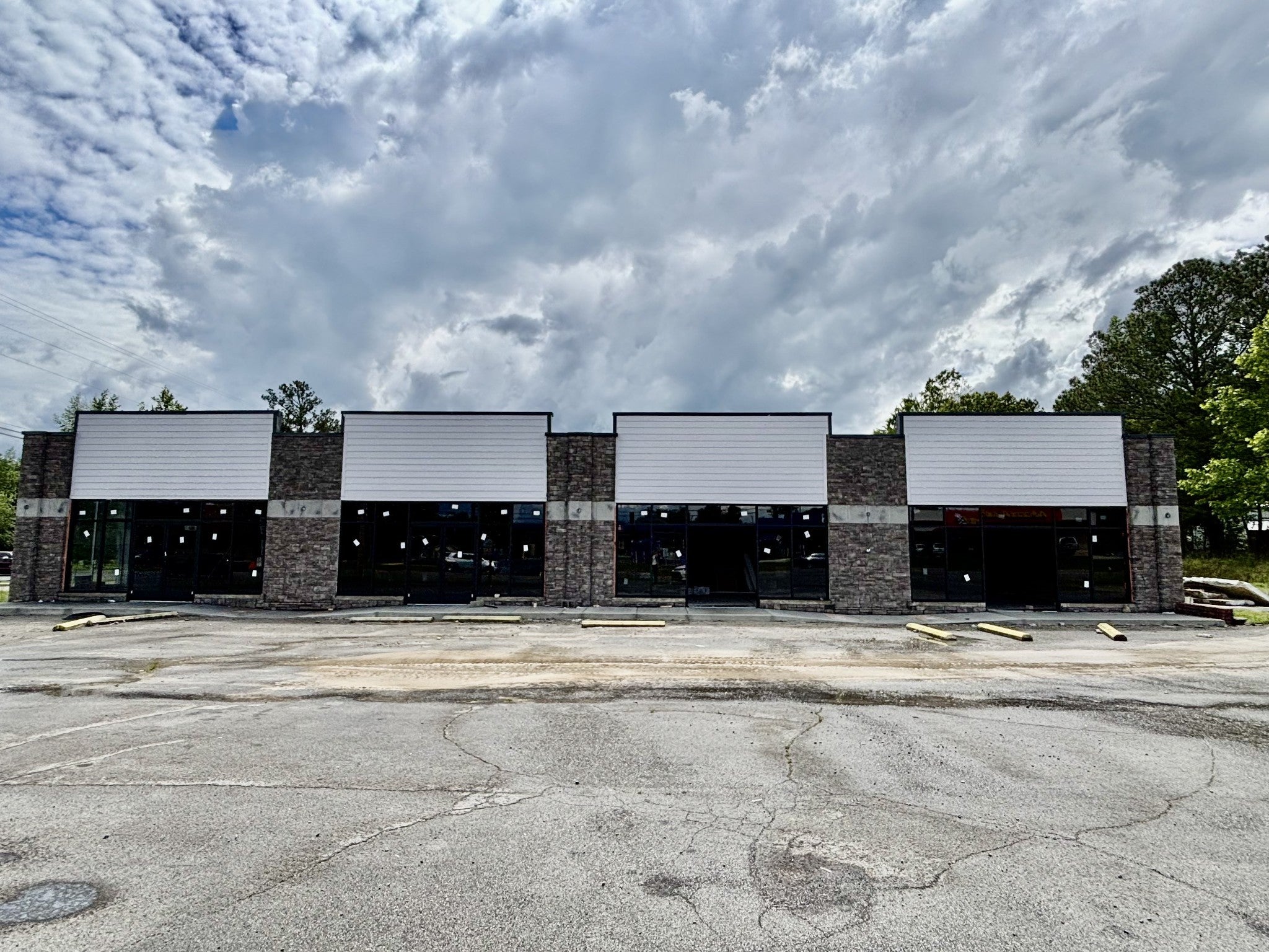 1762 Hillsboro Blvd