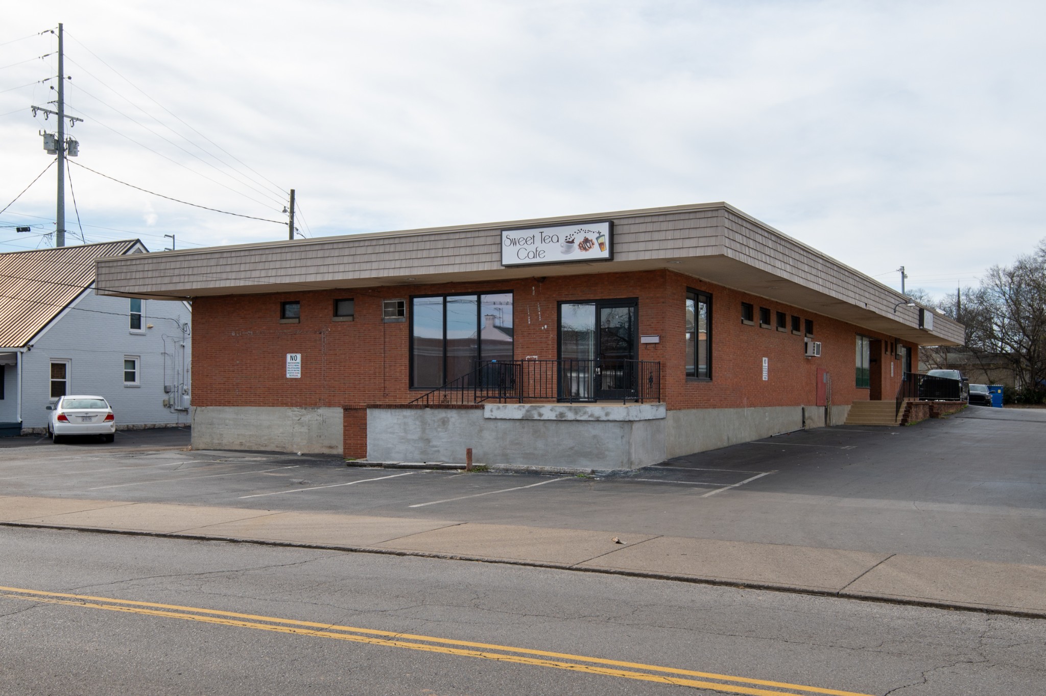 Photo 1 of 10 — 104 N Greenwood St, Lebanon, TN 37087
