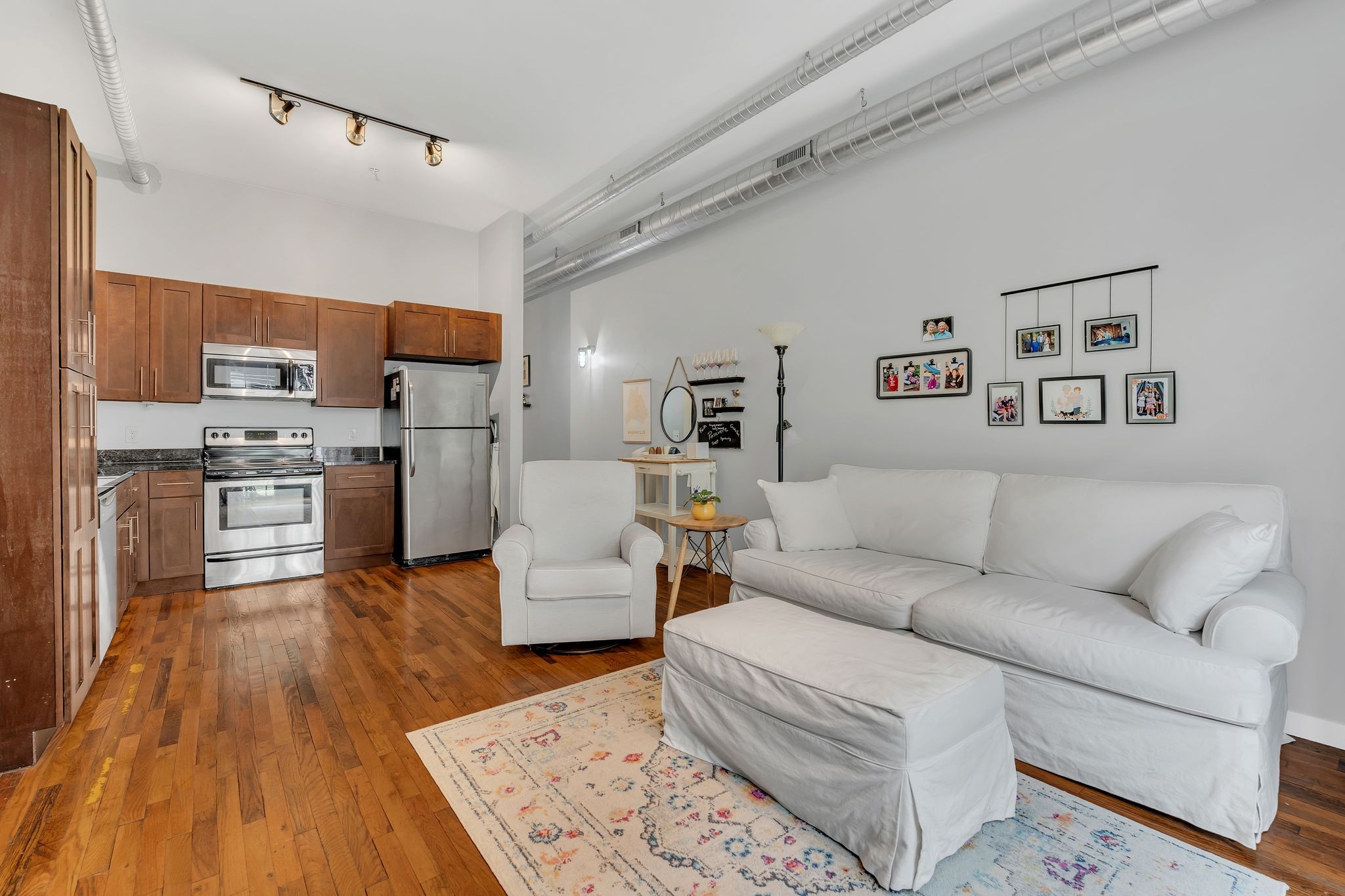 706 Taylor St 102