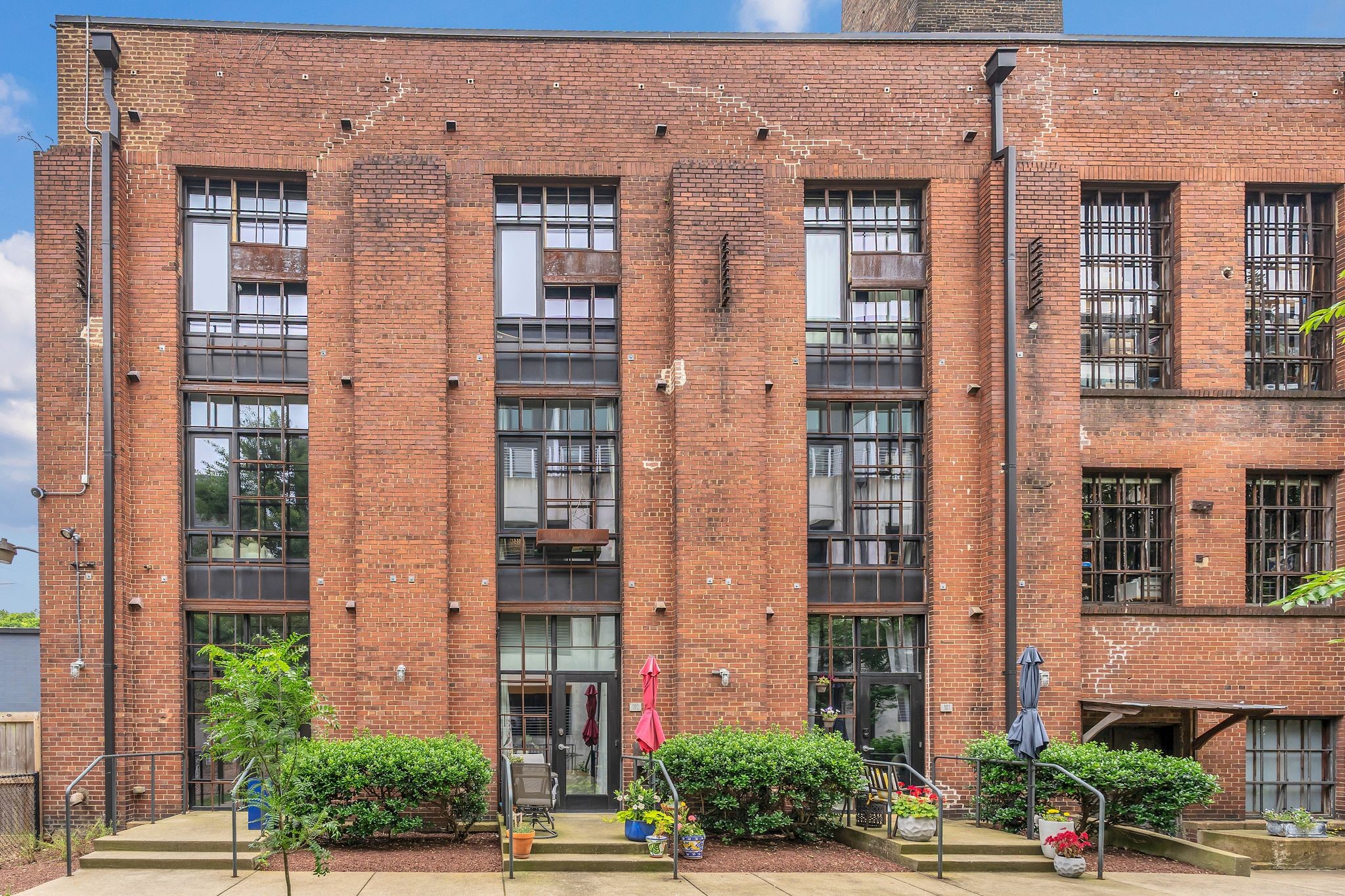 706 Taylor St 102