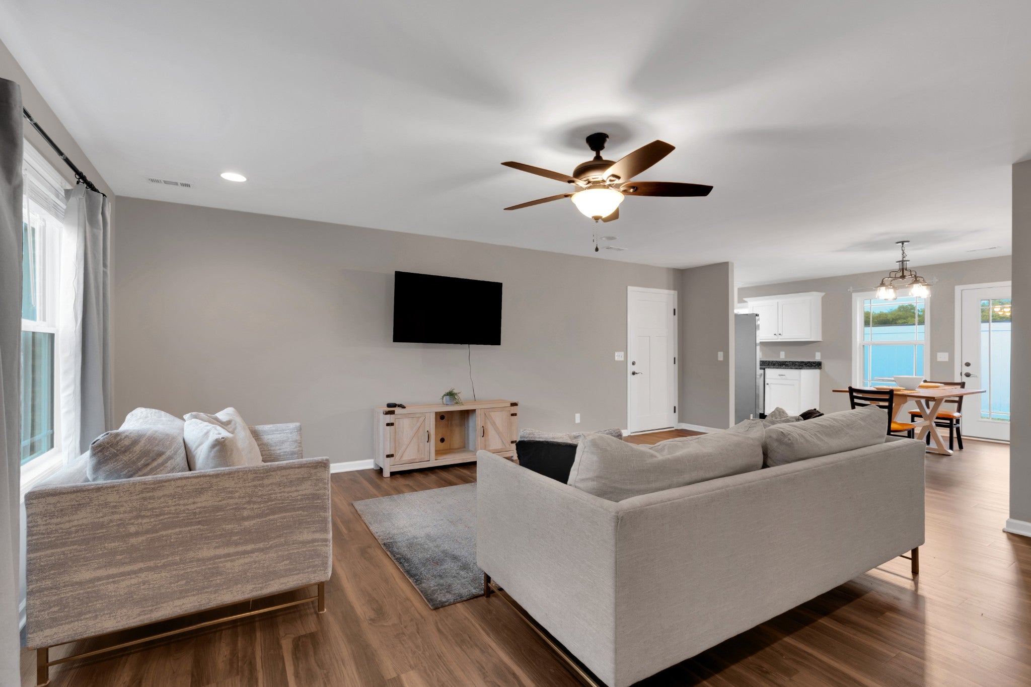 102 Dogwood Ct
